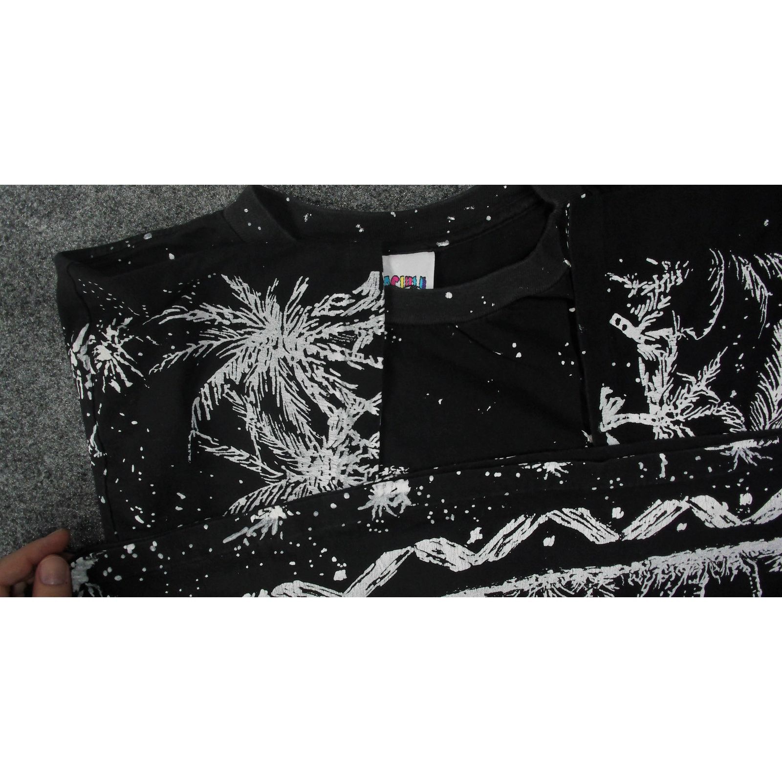 Vintage Vintage 90s Laguna AOP Palm Tree Single Stitch Tee Size US L / EU 52-54 / 3 - 7 Thumbnail