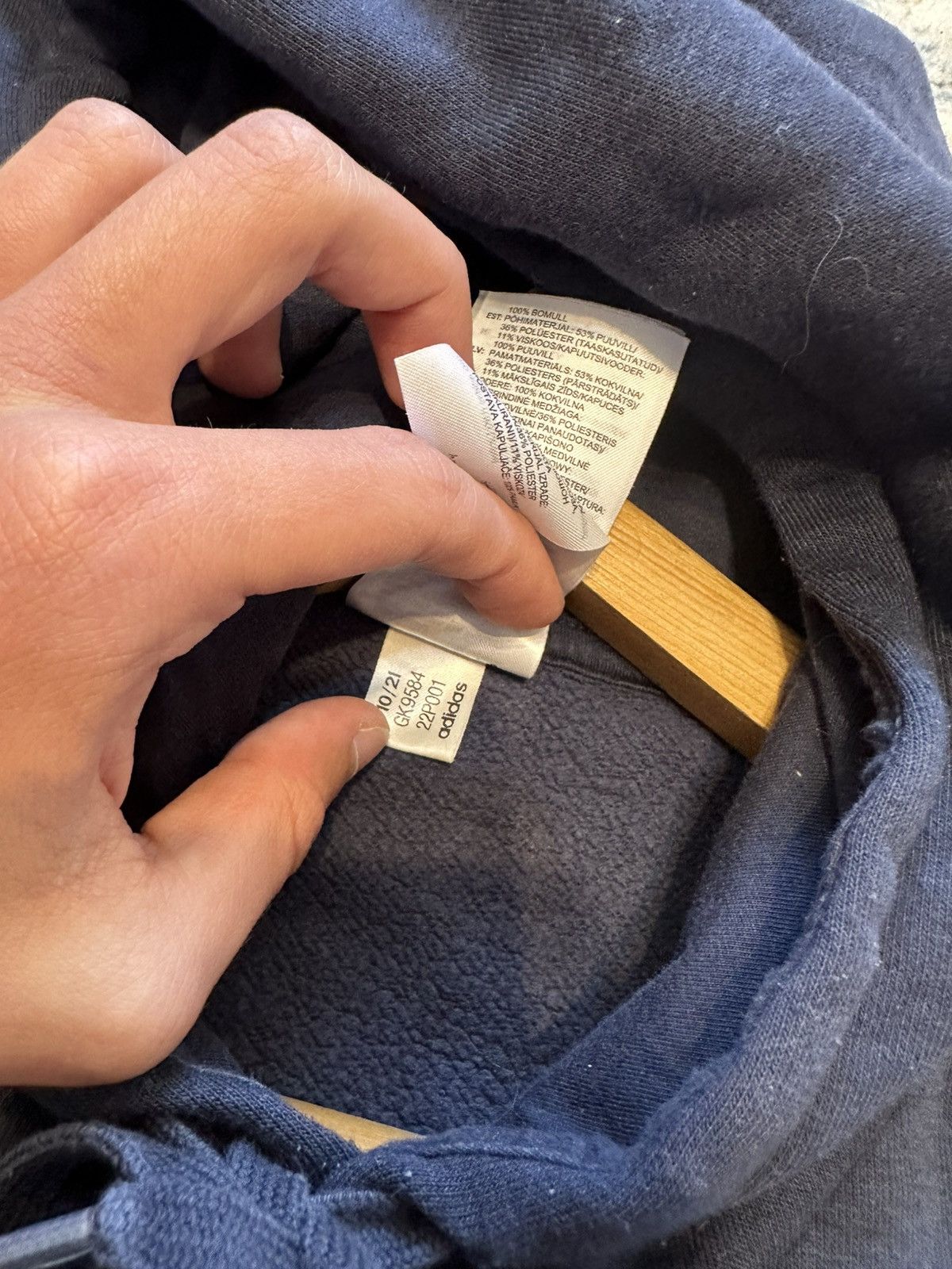 Adidas HOODIE ADIDAS Y2K VINTAGE STREETWEAR SMALL LOGO,SIZE M-L Size US M / EU 48-50 / 2 - 8 Thumbnail
