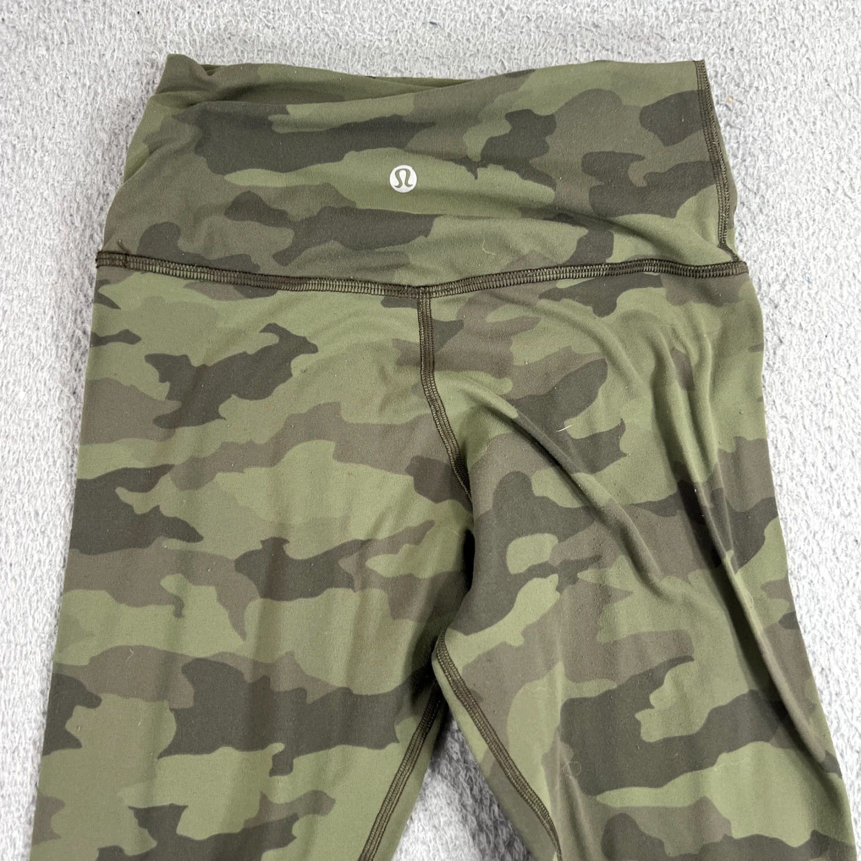Lululemon Lululemon Leggings Size 4 Inseam 26 Green Camouflage Align Pant Gym Train Run Activewear Women Skinny Ankle Size 27" / US 4 / IT 40 - 7 Thumbnail