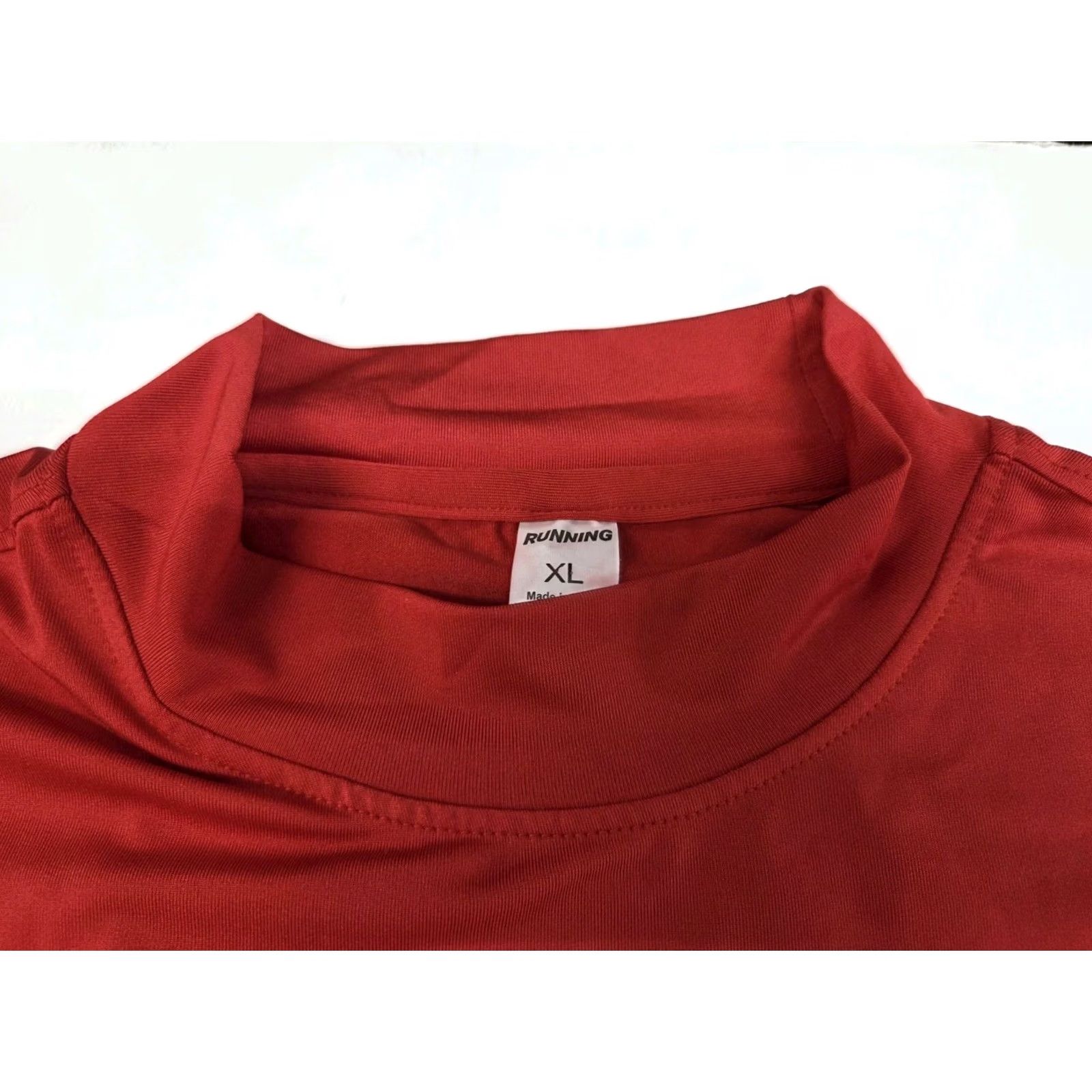 Vintage Fashion Sport Royalty Long Sleeve Running Shirt Red XL Men Pullover High Neck Moisture Wicking Lightweight All Seasons Classic Fit NWT Size US XL / EU 56 / 4 - 4 Thumbnail