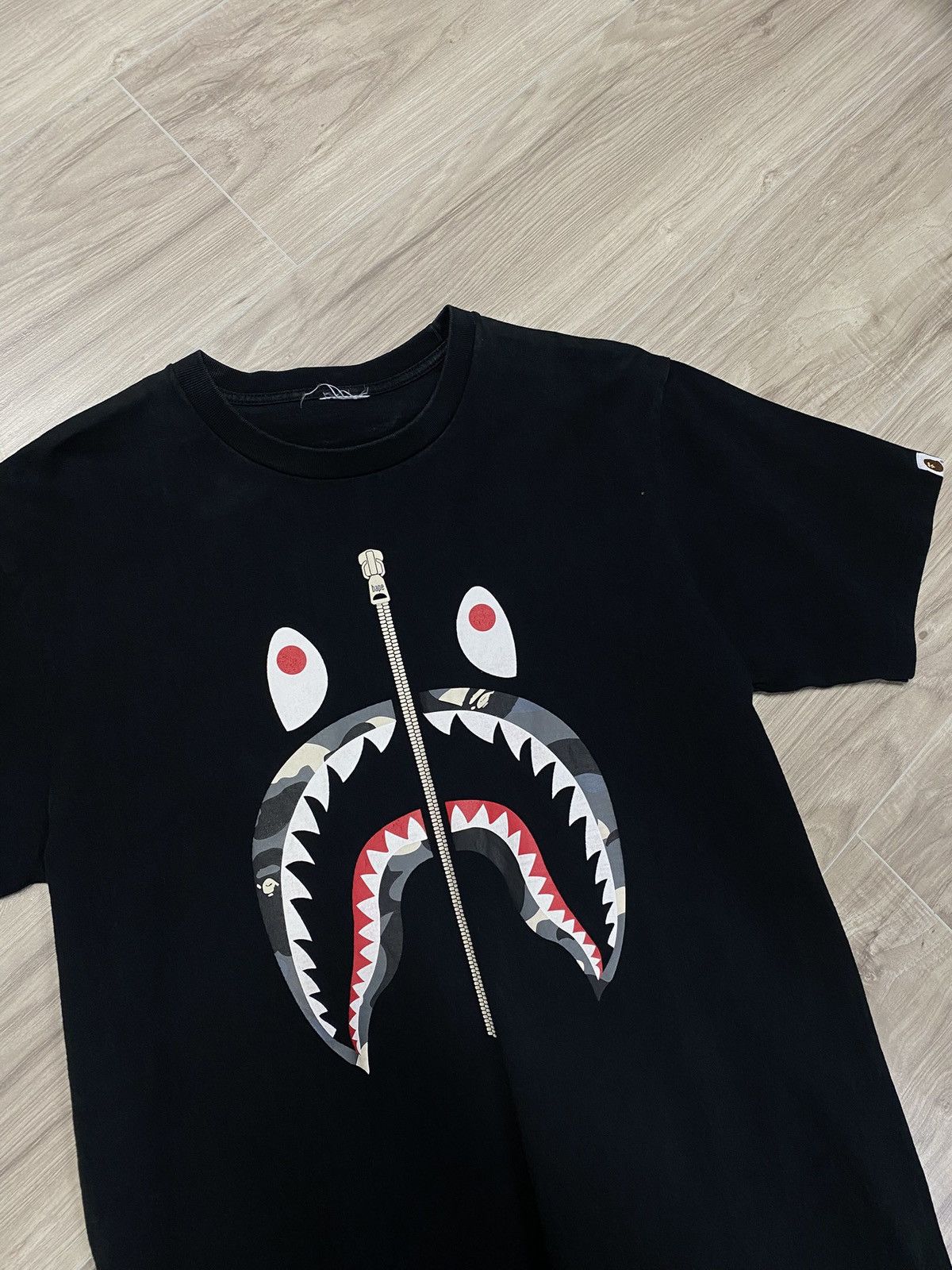 Bape A Bathing Ape Glow Camo Bape Tee Shirt Medium Size US L / EU 52-54 / 3 - 2 Thumbnail