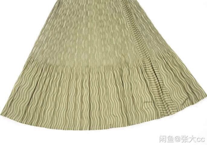 Issey Miyake issey miyake size:2 Olive green pleated skirt Size 42" / US 20 - 4 Thumbnail