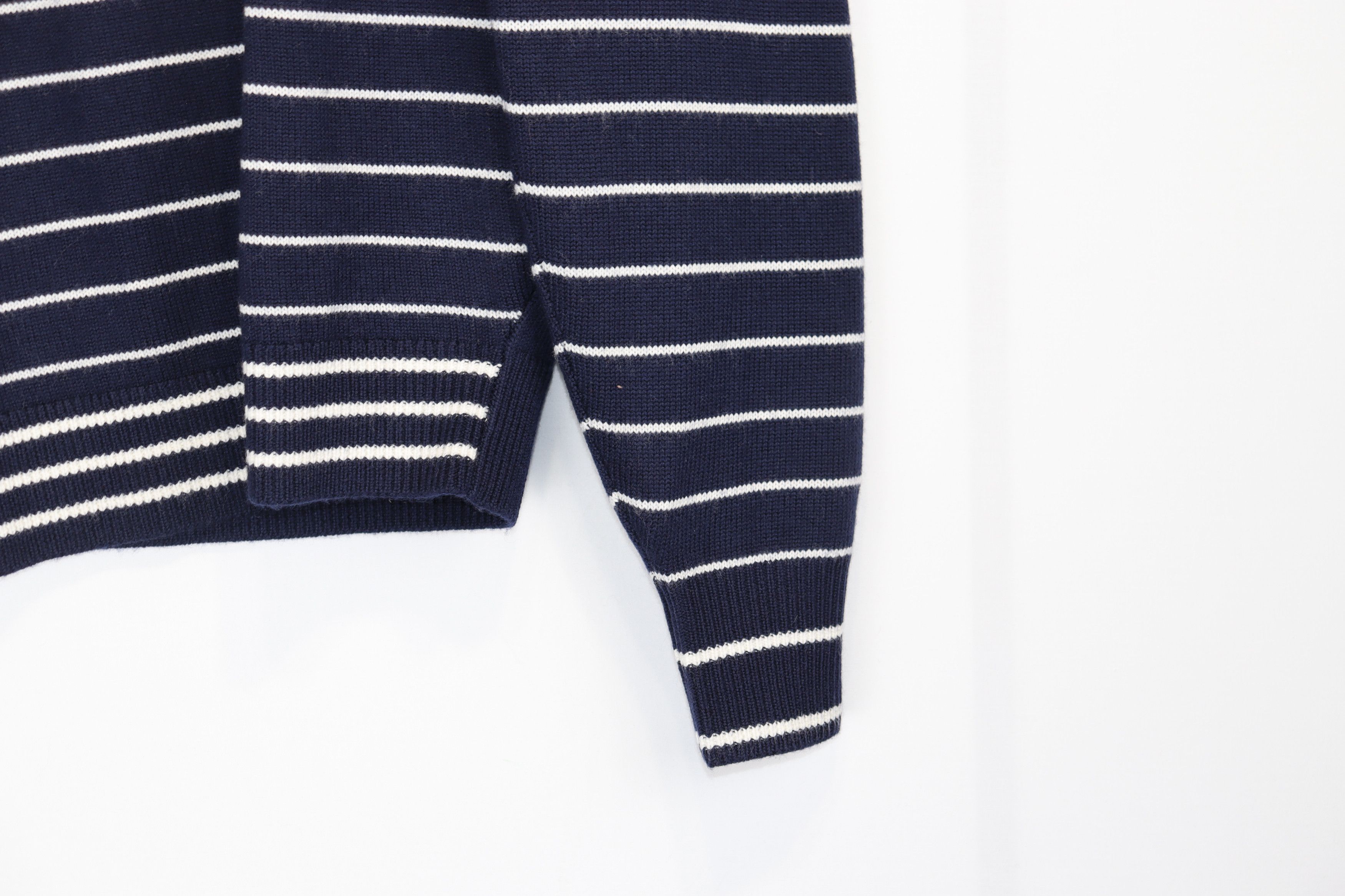 JW Anderson o1rshd1 Logo Knitwear in Navy/Ice Blue Size US M / EU 48-50 / 2 - 6 Thumbnail