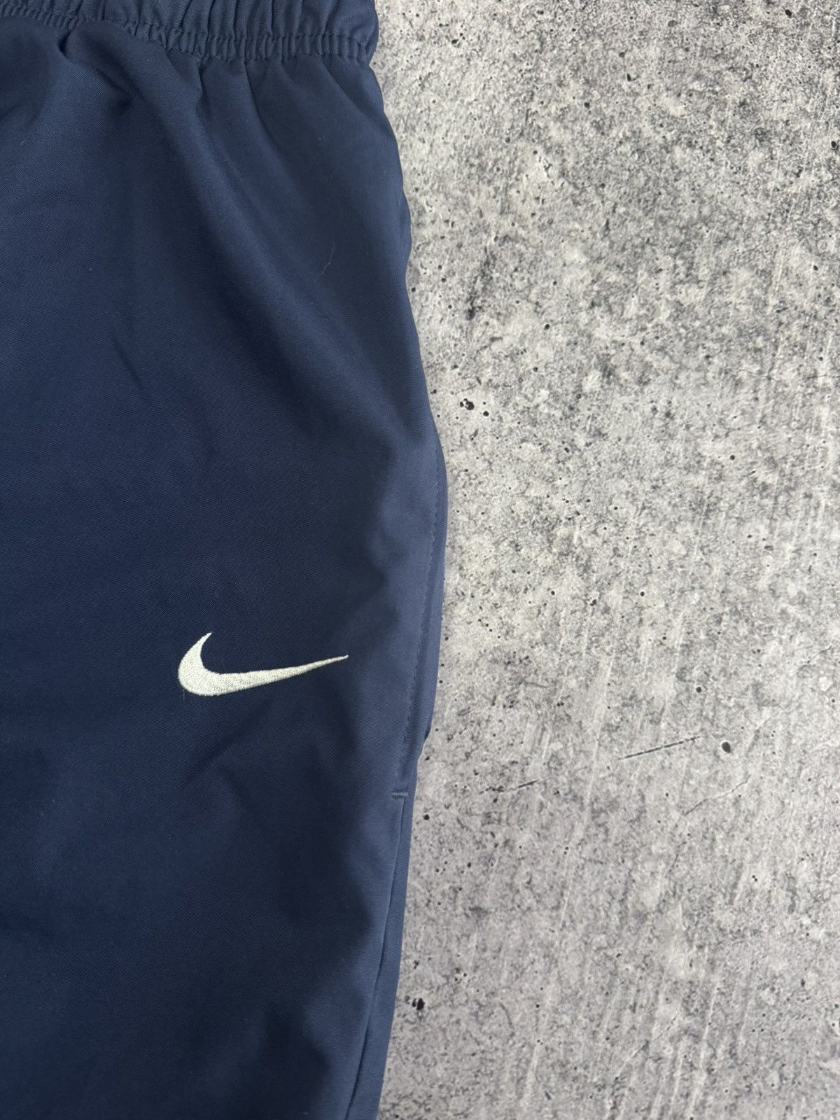 Vintage Nike Vintage Pants Nylon Y2K Streetwear Joggers Size US 34 / EU 50 - 4 Thumbnail