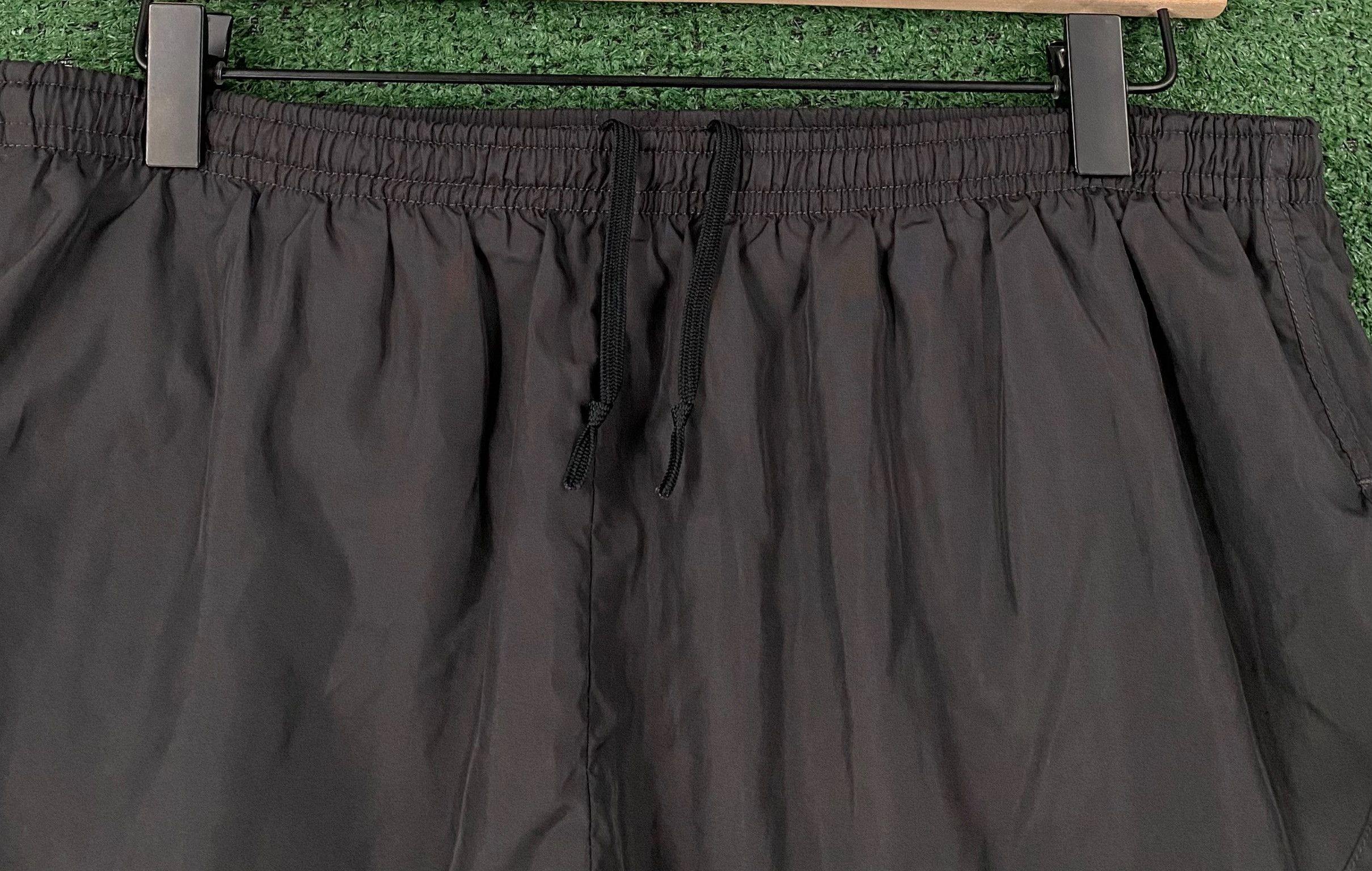 Nike 90’s Nike Embroidered Black Sprinter Short Shorts Medium Size US 34 / EU 50 - 2 Thumbnail