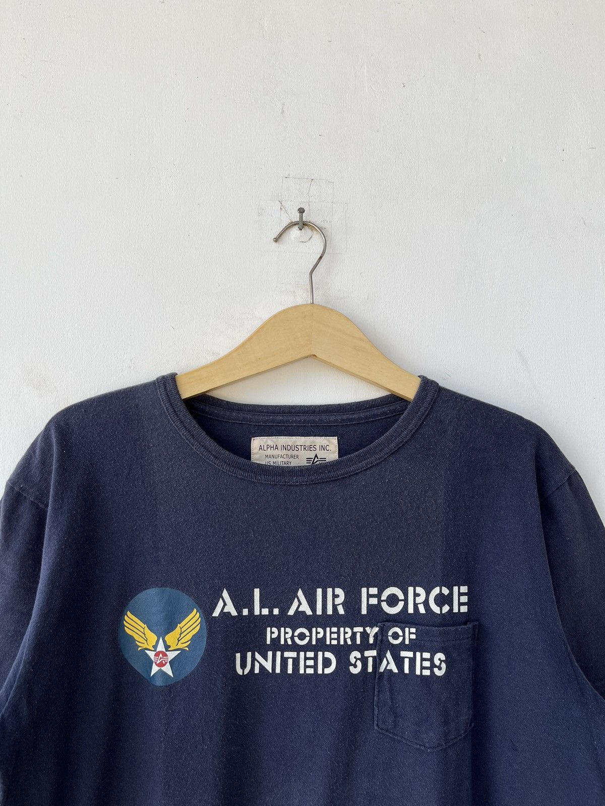Alpha Industries × Vintage Vintage Alpha Industries US Air Force T—Shirt Size US XL / EU 56 / 4 - 2 Thumbnail