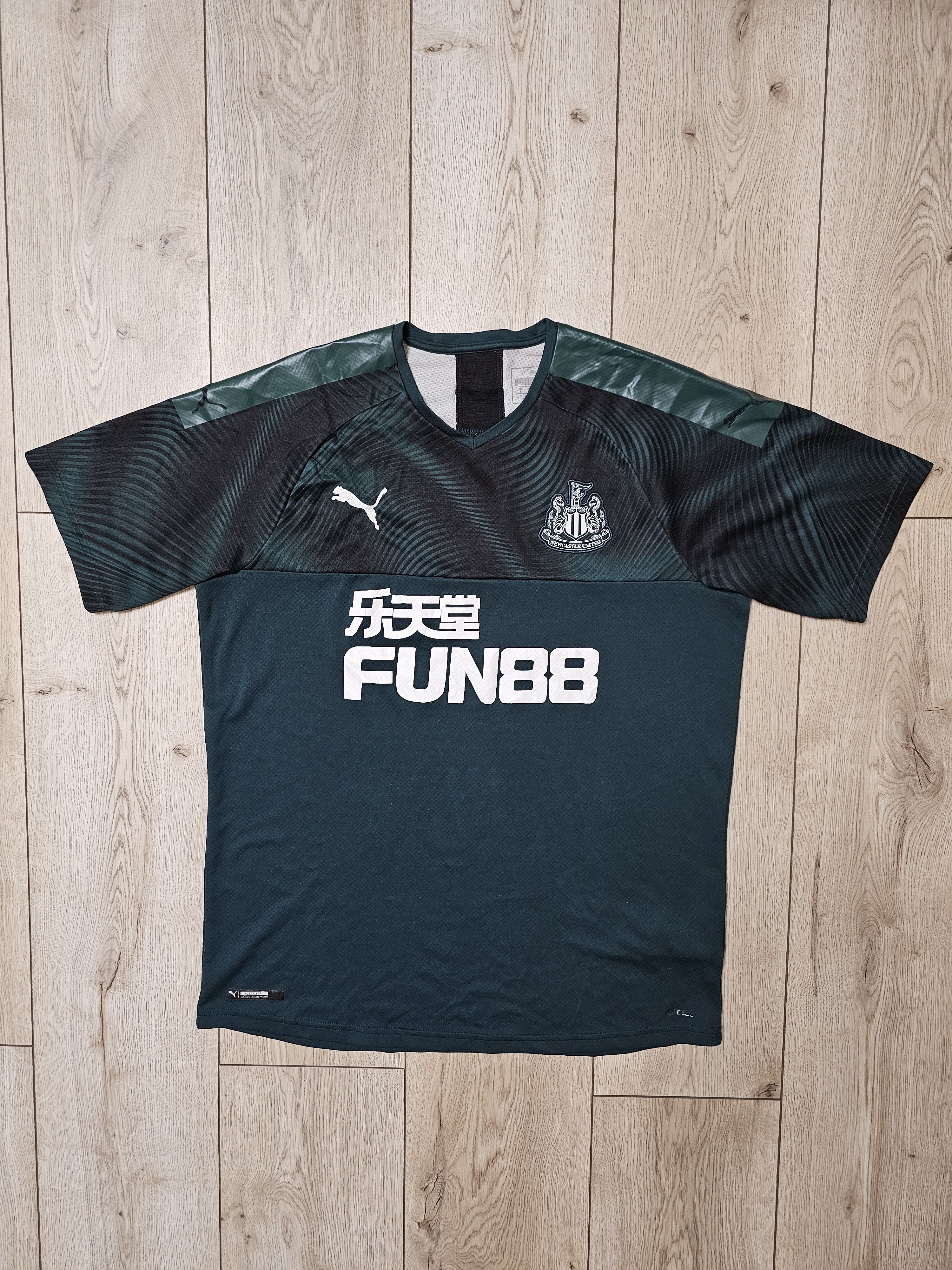 Puma NEWCASTLE UNITED 2019 2020 AWAY FOOTBALL SHIRT SOCCER JERSEY Size US L / EU 52-54 / 3 - 1 Thumbnail