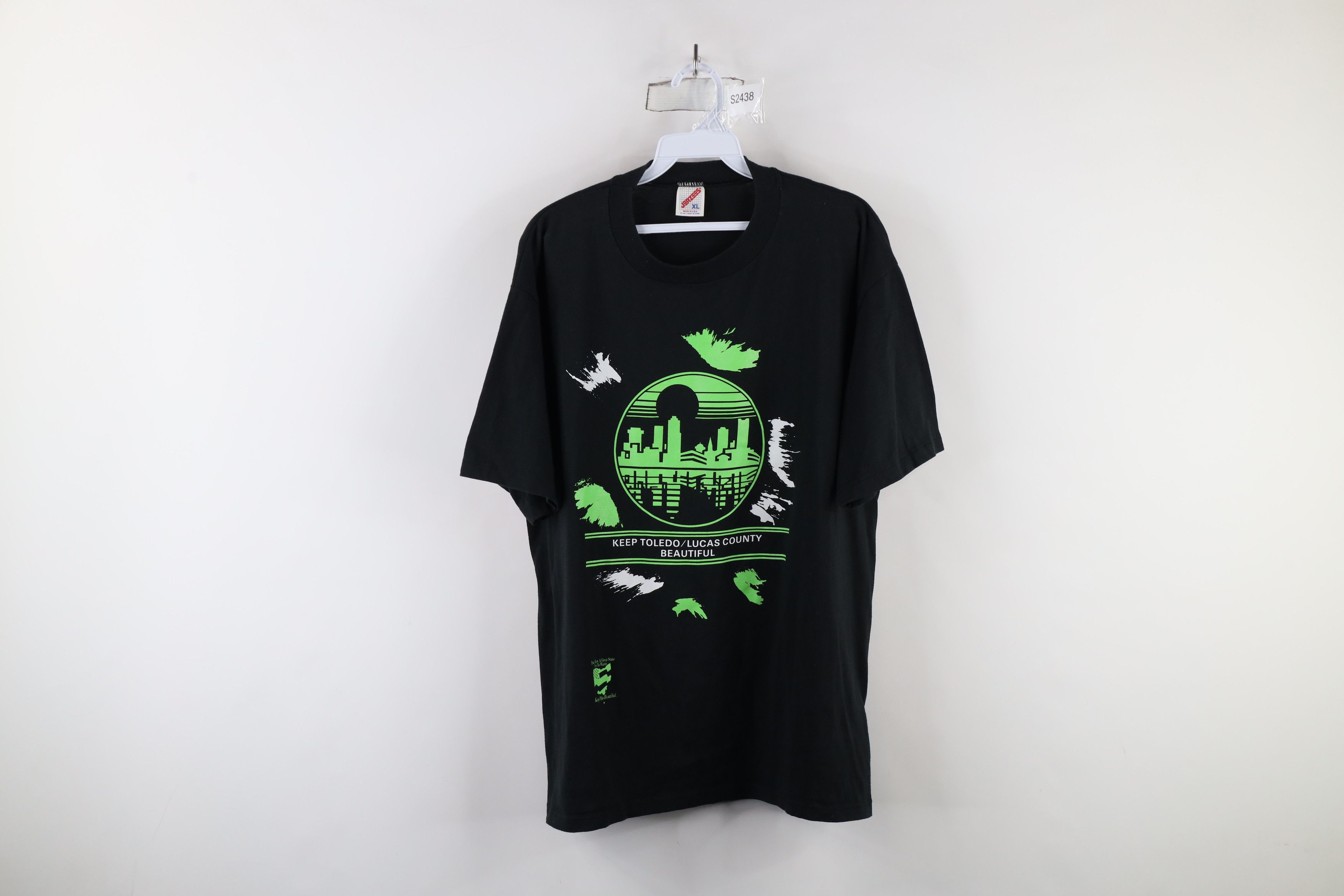 Vintage Vintage 90s Streetwear Beautiful Recycling T-Shirt USA Size US XL / EU 56 / 4 - 1 Thumbnail