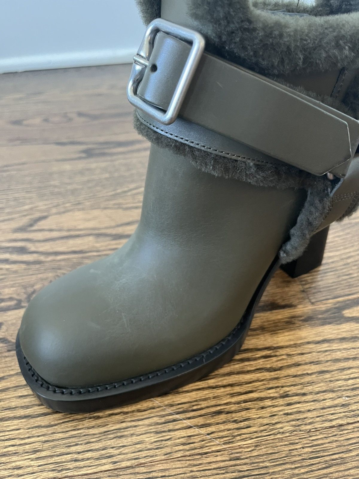 Burberry Burberry Leather and Shearling Cosy Stirrup Boots Size US 7 / IT 37 - 15 Thumbnail
