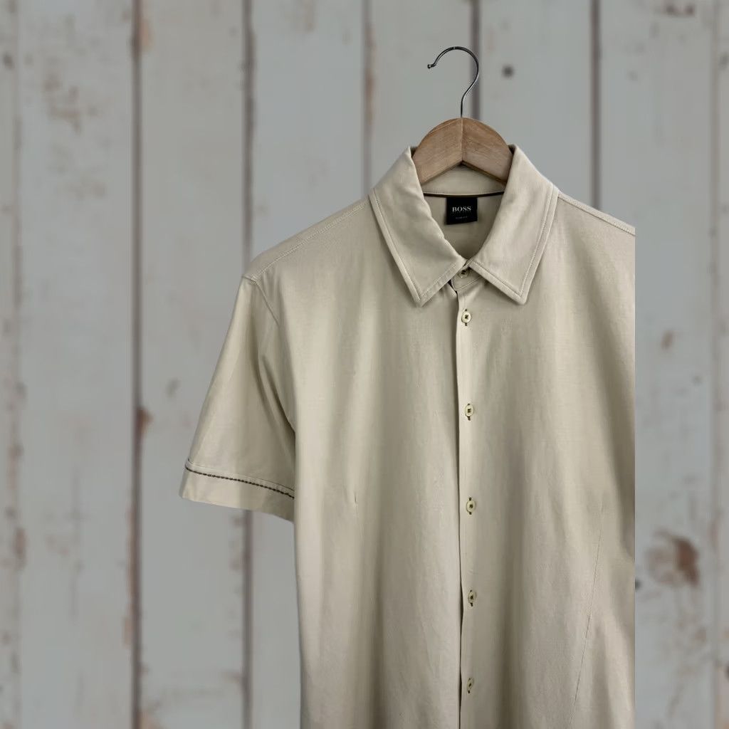 Hugo Boss VINTAGE Hugo Boss Button-Up Shirt Slim Fit 90s Mens Size L Beige) Size US L / EU 52-54 / 3 - 1 Thumbnail