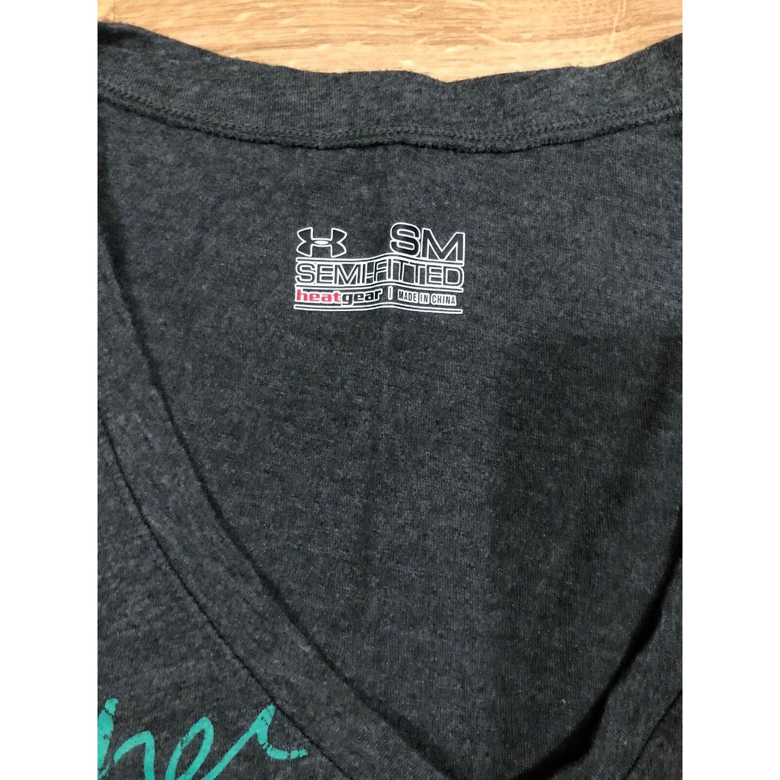 Under Armour UNDER ARMOUR Shirt Womens Small Semi Fitted Gray Practice Ev Size S / US 4 / IT 40 - 4 Thumbnail