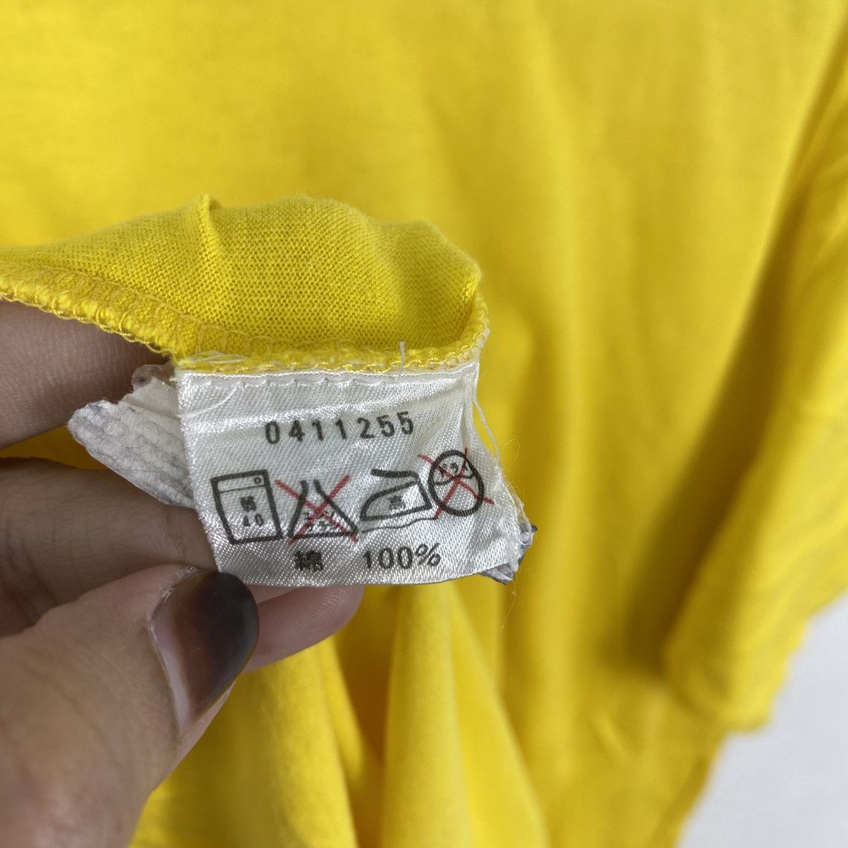 Vintage Vintage íxi:z Japan 90s Streetwear Yellow Graphic Tee Sz M Size US M / EU 48-50 / 2 - 6 Thumbnail