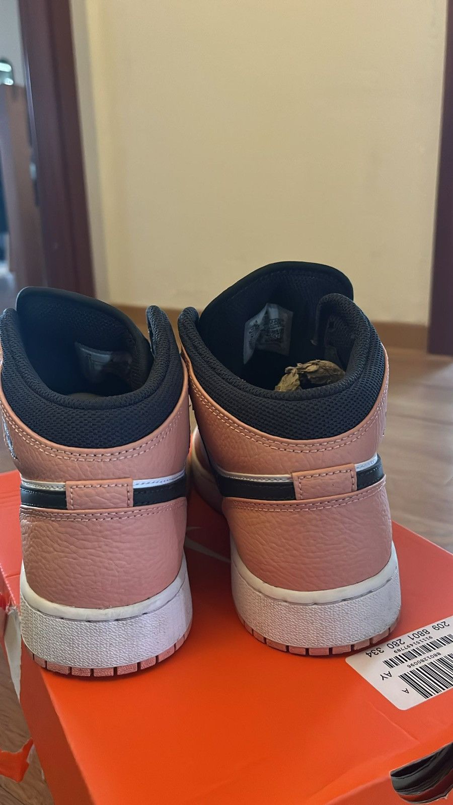 Jordan Brand × Nike Jordan 1 Mid Pink Size US 6 / IT 36 - 4 Thumbnail