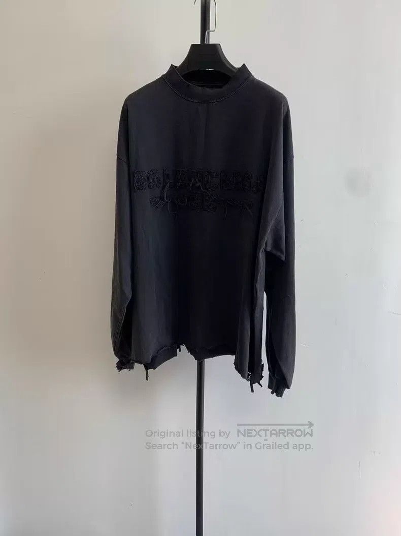 Balenciaga Balenciaga Solid Color Letter Long Sleeve Size US S / EU 44-46 / 1 - 1 Thumbnail