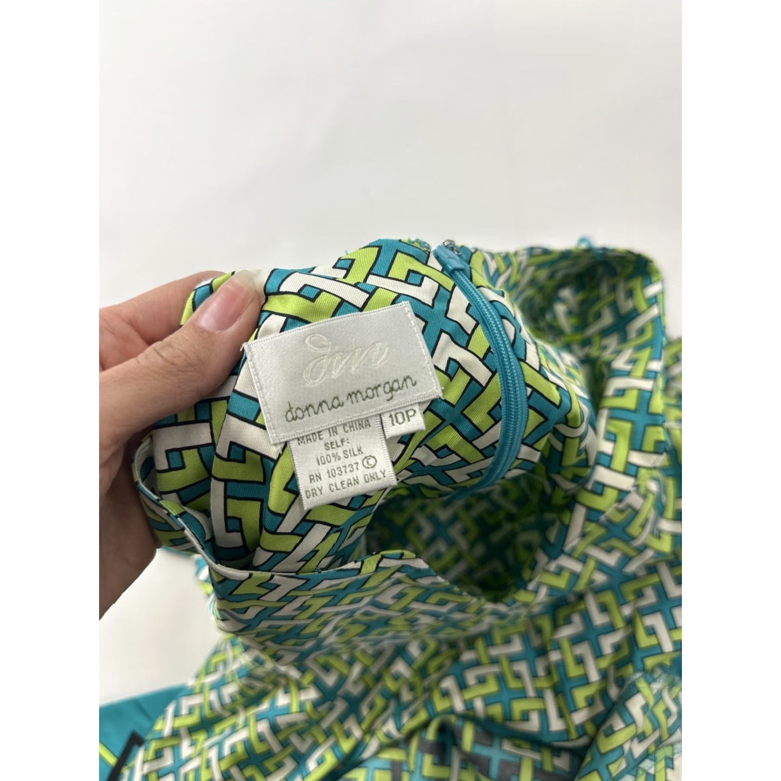 Donna Morgan Donna Morgan Dress Women’s 10P Green Geometric Shift Knee Length Silk Bohemian Preppy 3/4 Sleeve V-Neck Petite Women’s Size L / US 10 / IT 46 - 5 Thumbnail