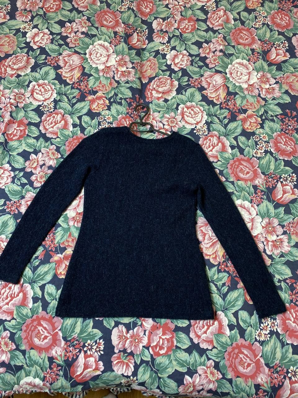 Vintage Distressed Wool Vneck Sweater Size M / US 6-8 / IT 42-44 - 7 Thumbnail