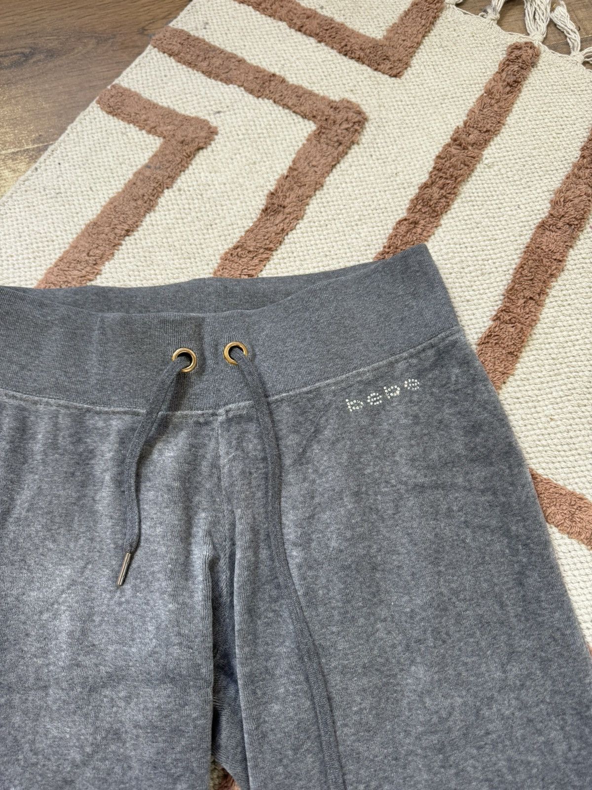 Bebe VINTAGE BEBE 2000s VELOUR STRAIGHT PANTS Size 26" / US 2 / IT 38 - 6 Thumbnail