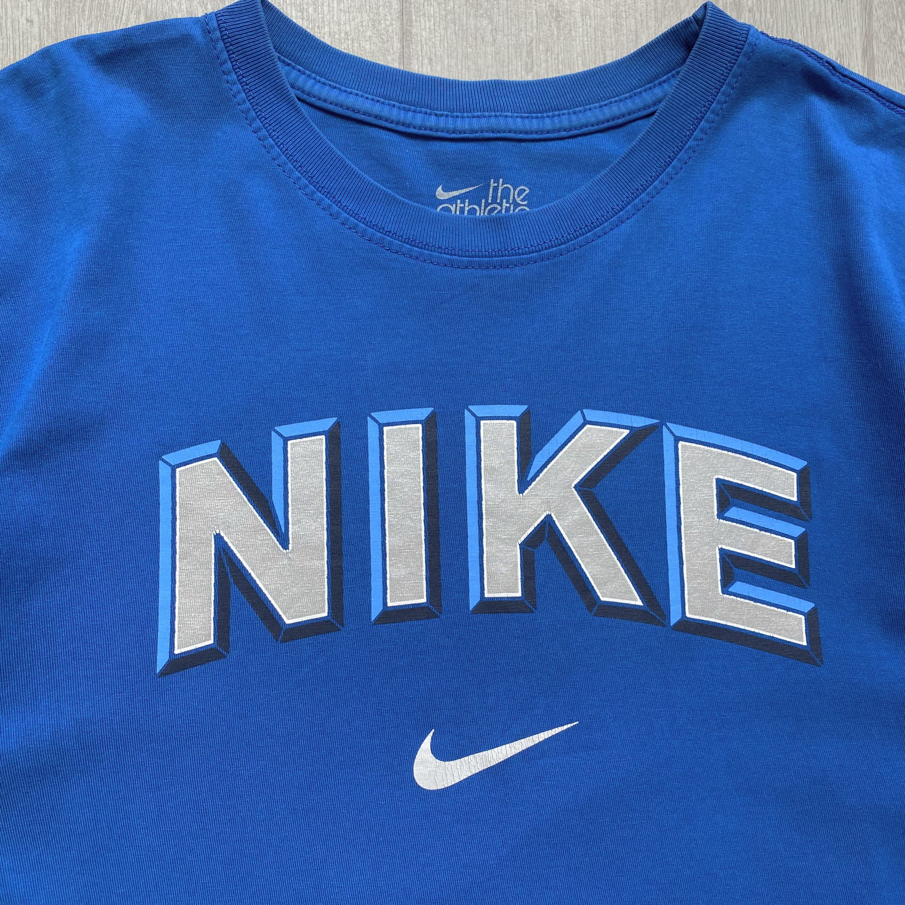 Nike 💙 Vintage 00s Nike Center Logo Metallic tee mini swoosh Size US L / EU 52-54 / 3 - 4 Thumbnail