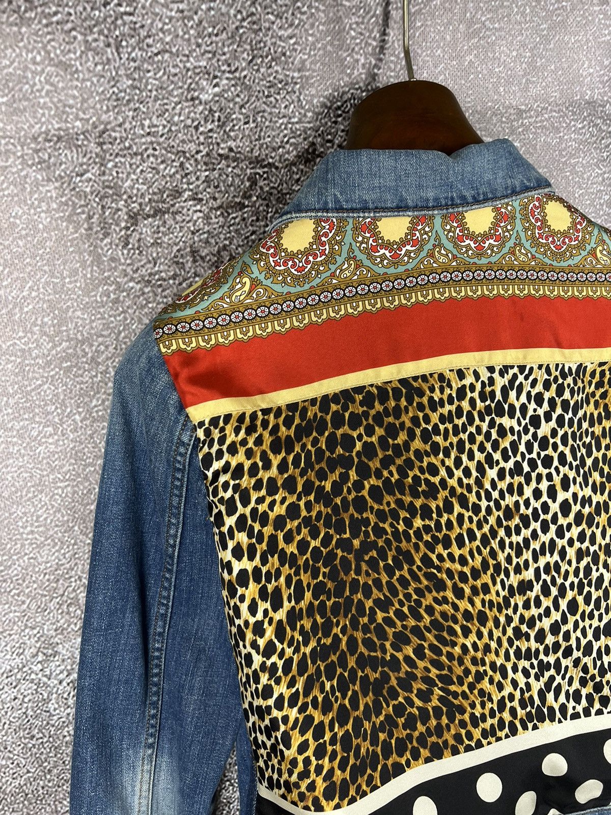 Designer × Dolce & Gabbana Dolce & Gabbana denim trucker jacket animal dotted ornaments Size M / US 6-8 / IT 42-44 - 13 Thumbnail