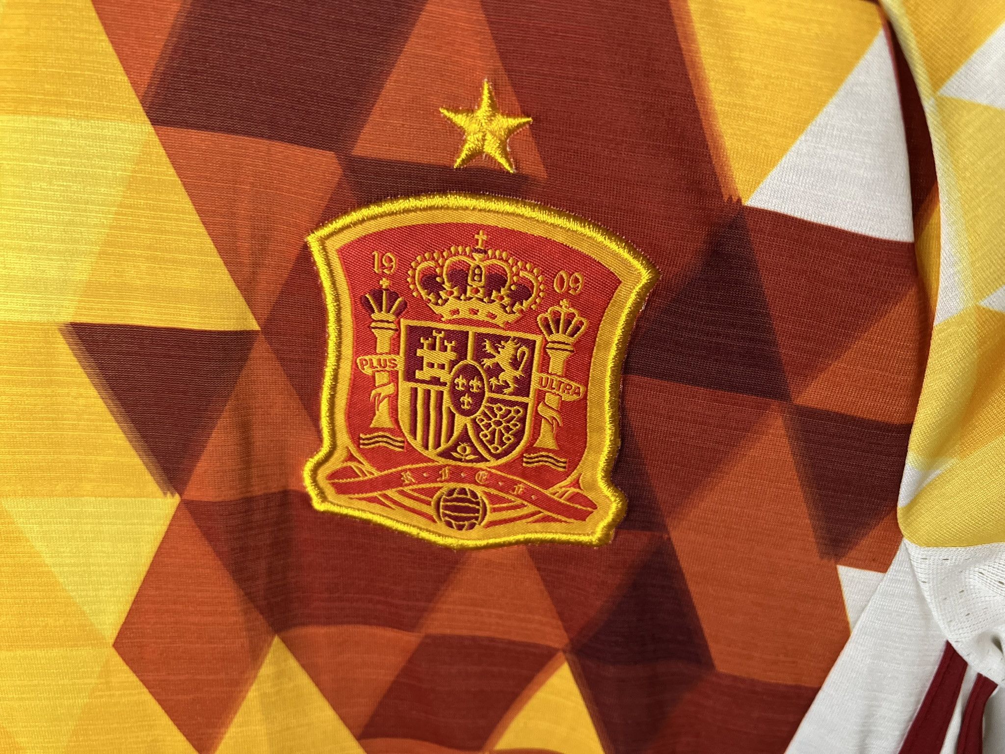 Adidas SPAIN TEAM 2015 2017 AWAY FOOTBALL SOCCER SHIRT JERSEY Size US S / EU 44-46 / 1 - 3 Thumbnail