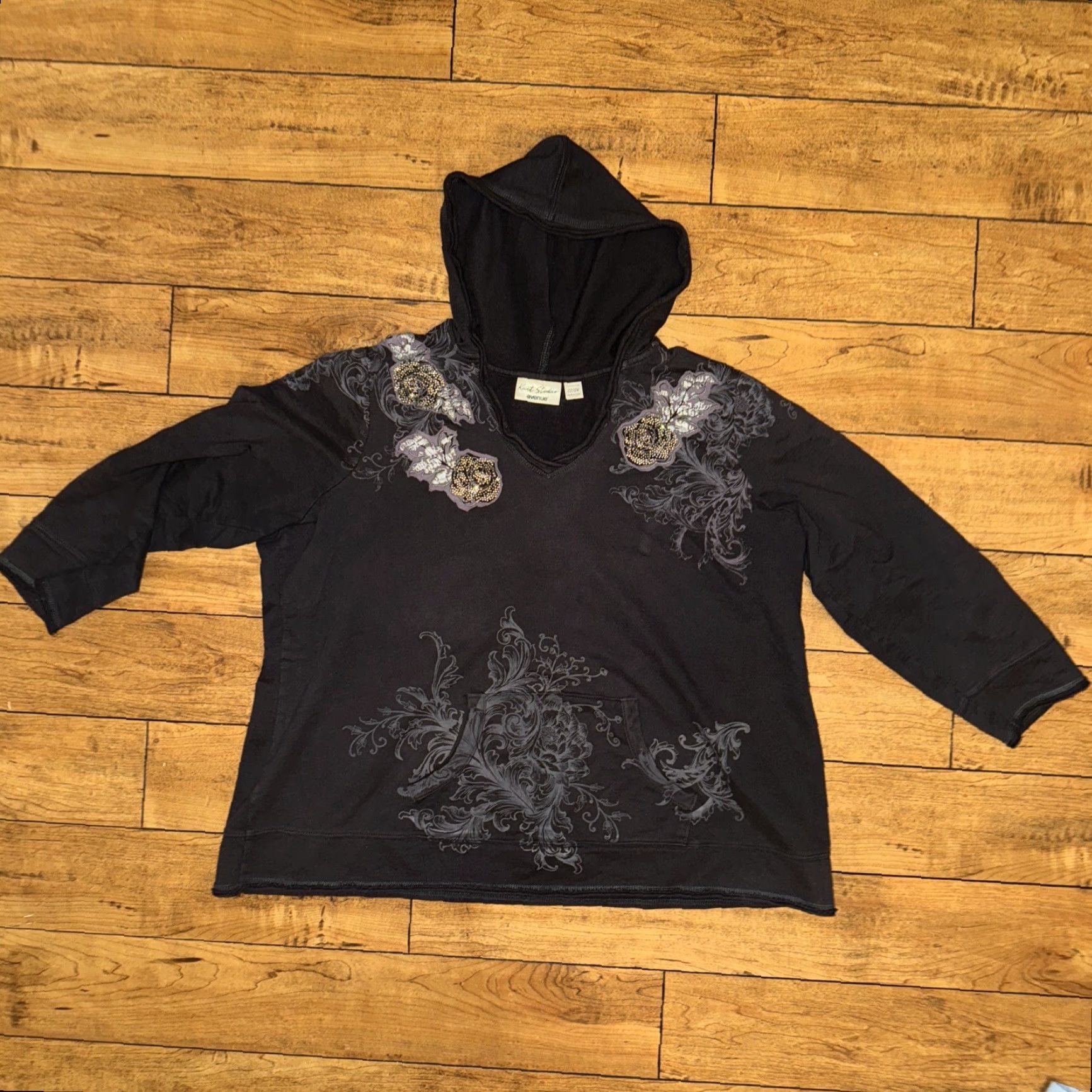 Avenue VINTAGE Avenue Hoodie Women XL Gray Y2K Gothic Knit Studio Pullover V-Neck Long Sleeve Pockets Logo Size XL / US 12-14 / IT 48-50 - 2 Thumbnail