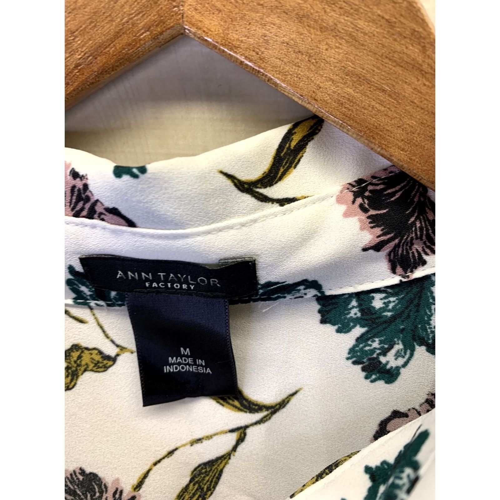 Ann Taylor VINTAGE Ann Taylor Factory Women’s Button-Up Shirt? Size M / US 6-8 / IT 42-44 - 2 Thumbnail