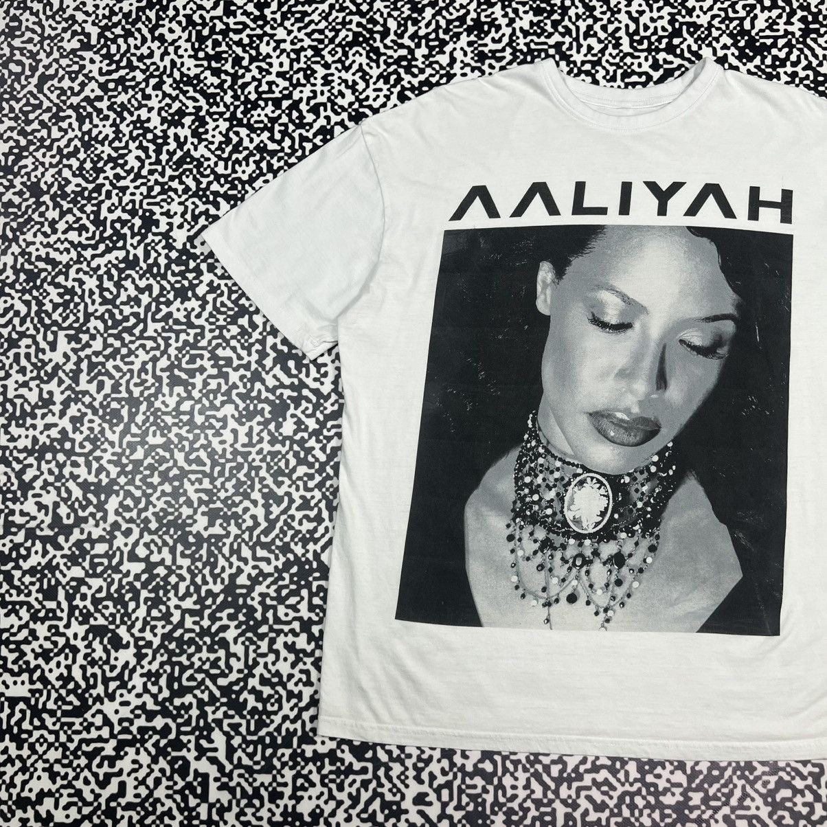 Rap Tees Vintage Y2K AALIYAH Band Rap Style Face Girl Print T-shirt Size US M / EU 48-50 / 2 - 2 Thumbnail