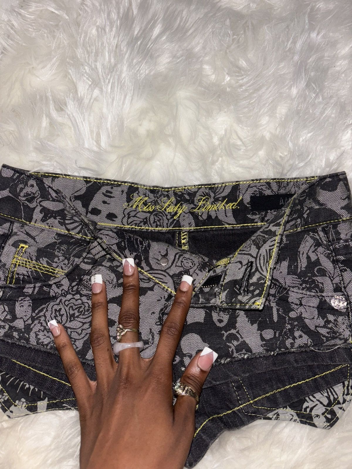 Miss Sixty × Vintage Miss Sixty Y2K Pop Art Micro Shorts - Size 25 Size 25" / US 0 / IT 36 - 4 Thumbnail
