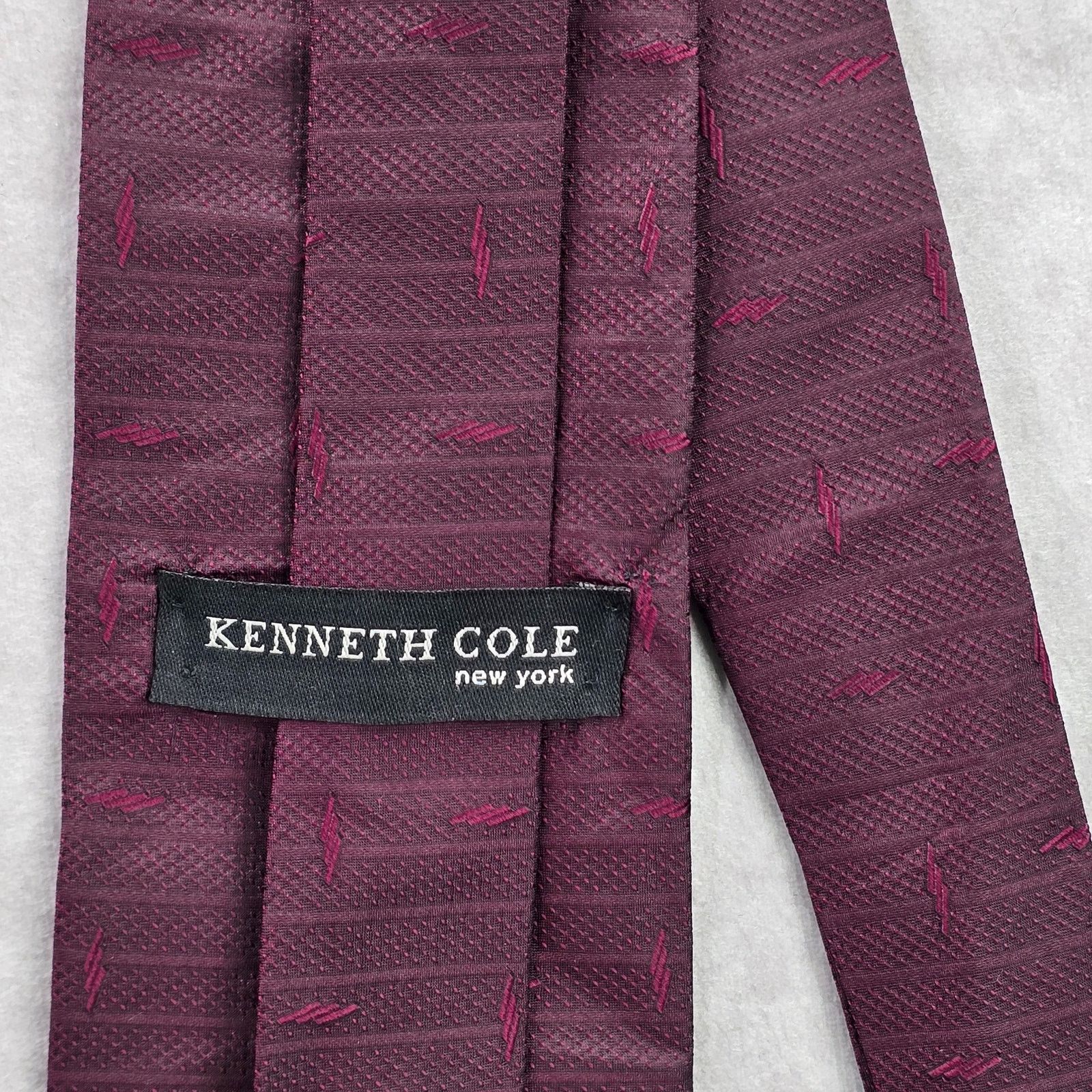 Other Kenneth Cole New York Burgundy Maroon Stripe Silk Neck Tie Size 28 - 4 Thumbnail