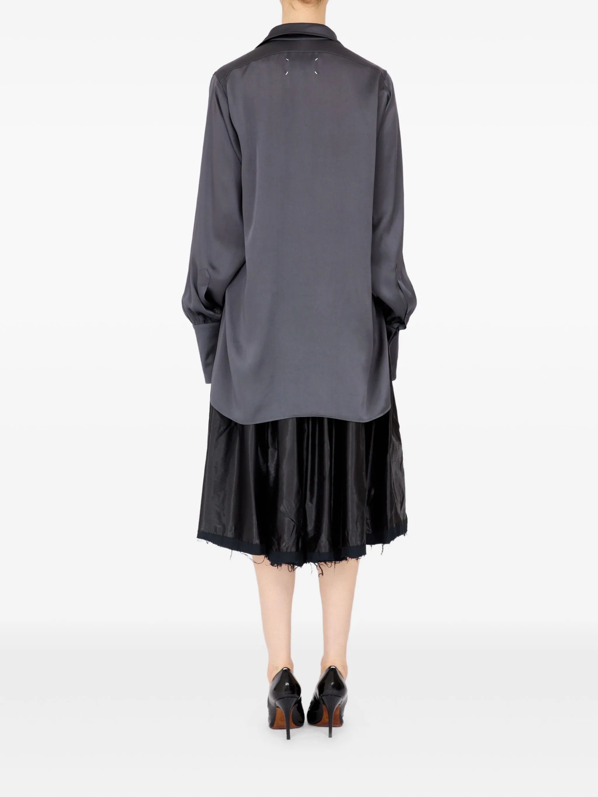 Maison Margiela o1w1db10526 Long-sleeved Satin Shirt in Dark Grey Size XS / US 0-2 / IT 36-38 - 5 Thumbnail