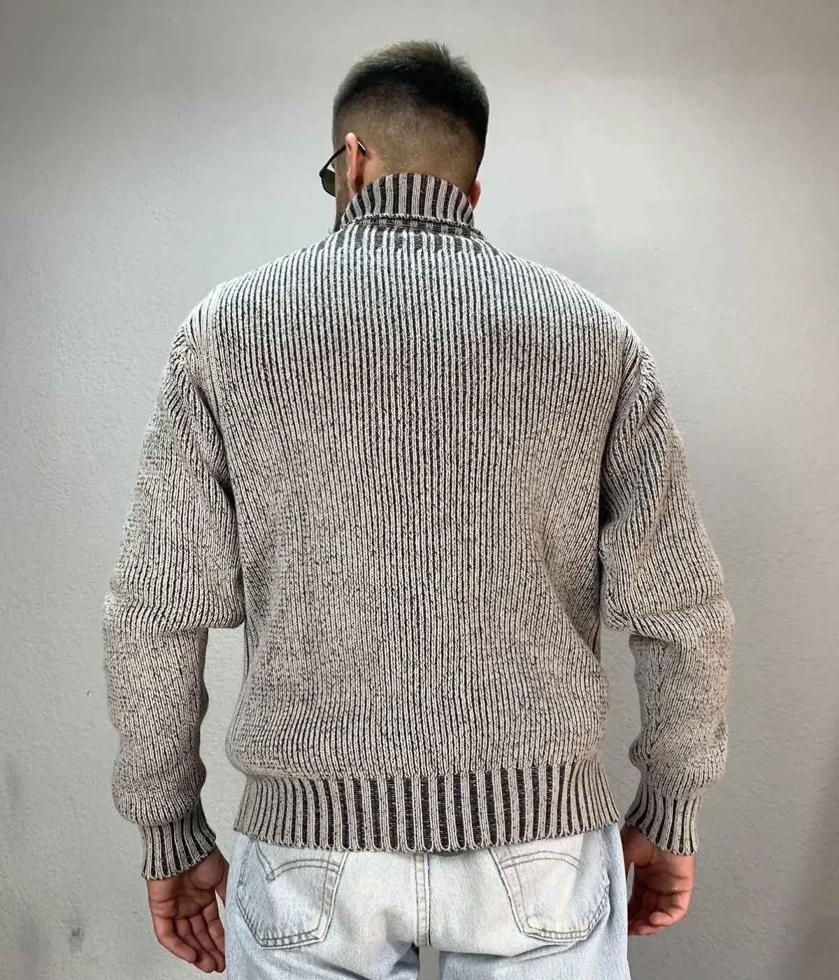 Japanese Brand SALE💣💣 Vintage Y2K Diesel Distressed Faded Effect sweater Size US L / EU 52-54 / 3 - 9 Thumbnail