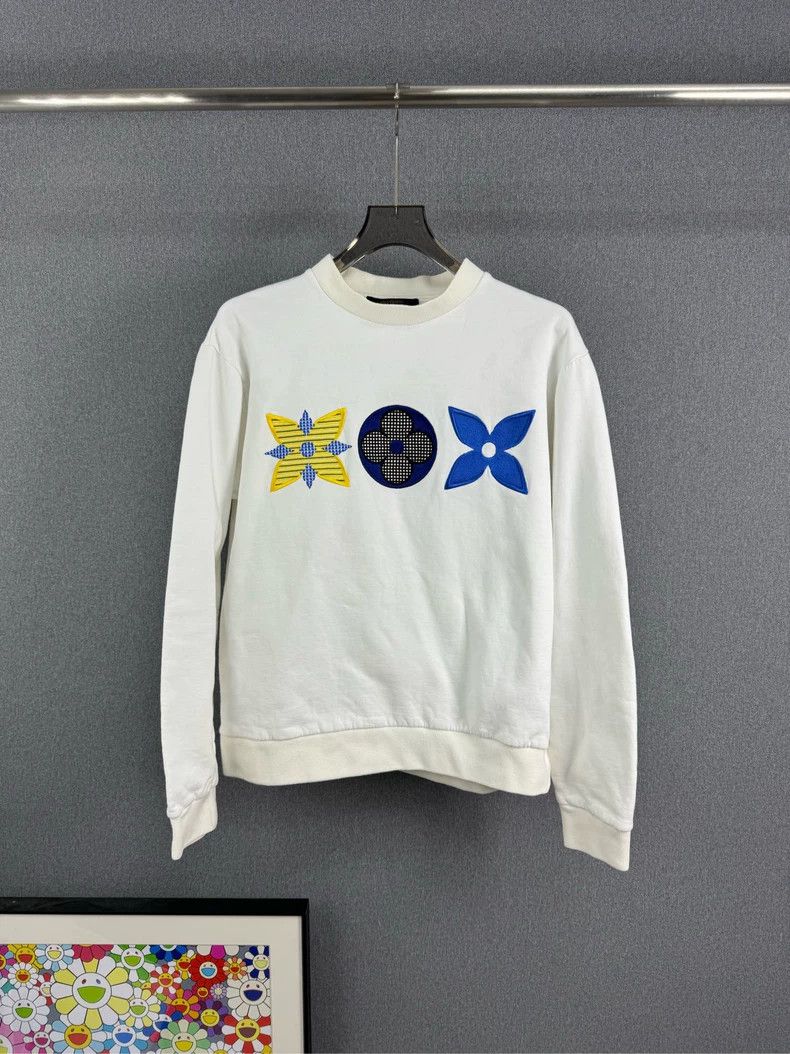 Louis Vuitton Louis Vuitton Three-flower embroidered flocked sweatshirt Size US M / EU 48-50 / 2 - 1 Thumbnail
