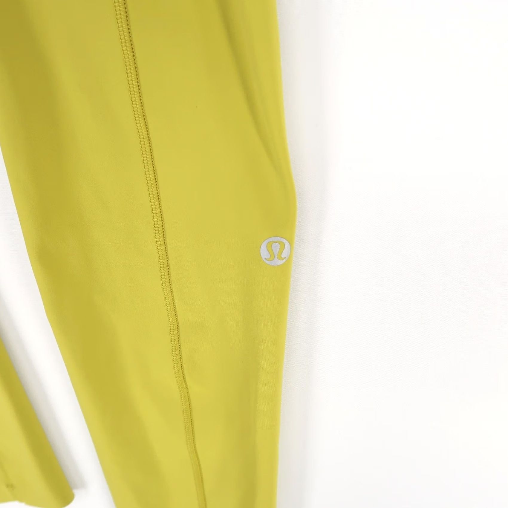 Lululemon Lululemon Womens Leggings 4 Golden Lime High Rise Fast Free Side Pockets Size 27" / US 4 / IT 40 - 7 Thumbnail