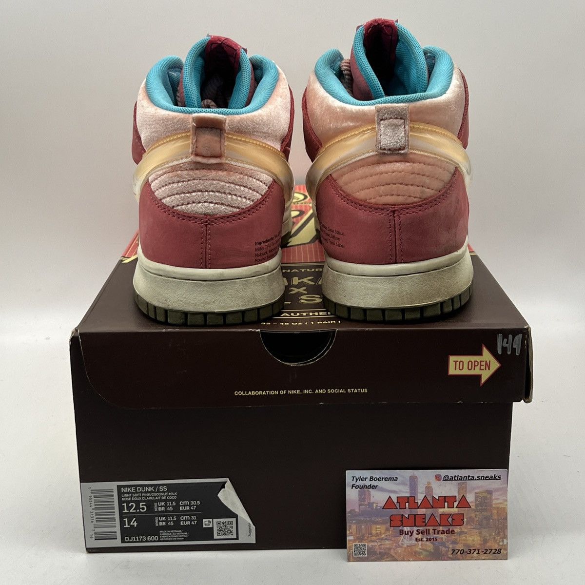 Social status x Nike dunk strawberry milk