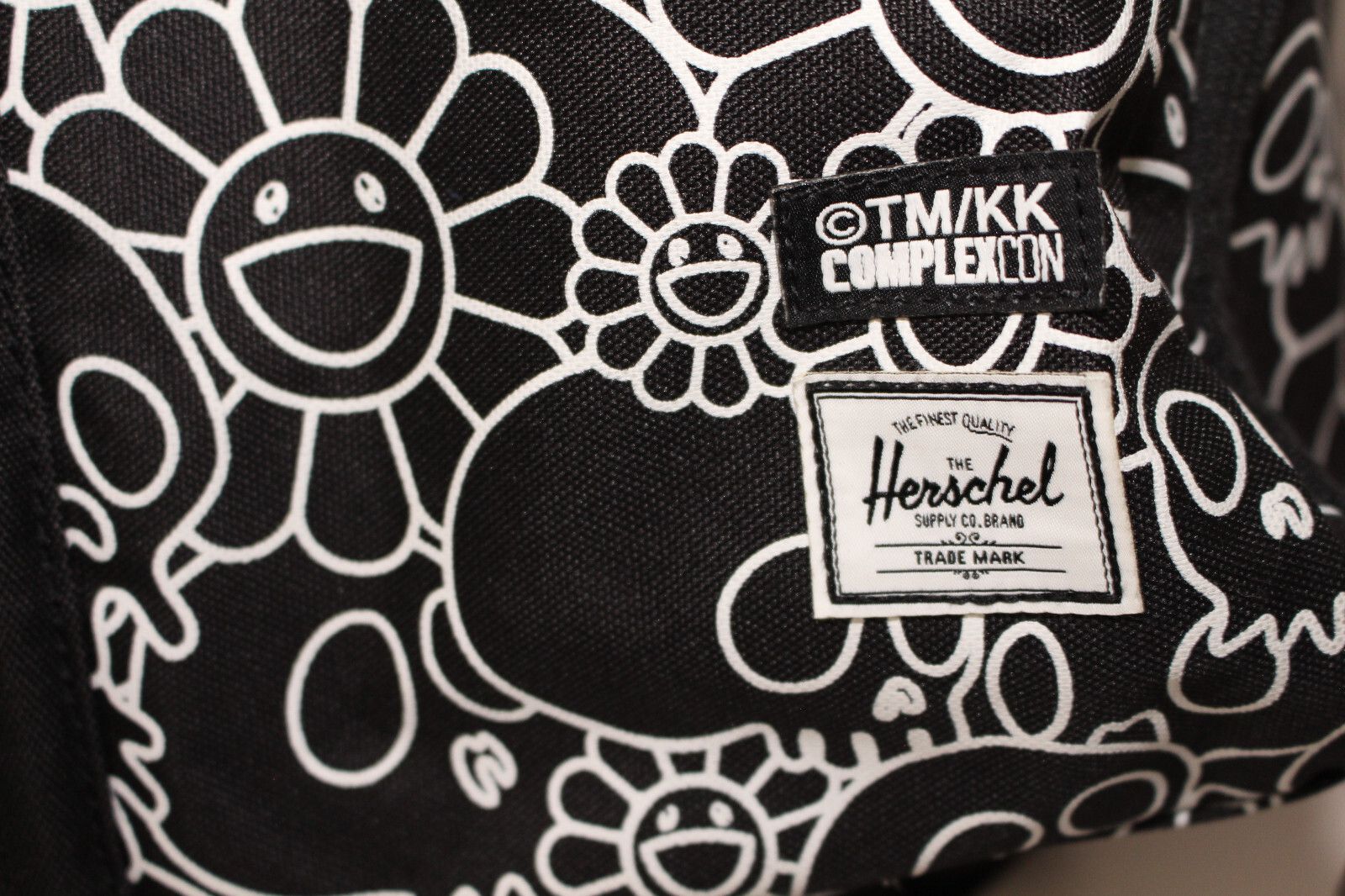 Takashi Murakami Takashi Murakami x Herschel Supply Co. Black Skulls & Flowe Size ONE SIZE - 6 Thumbnail
