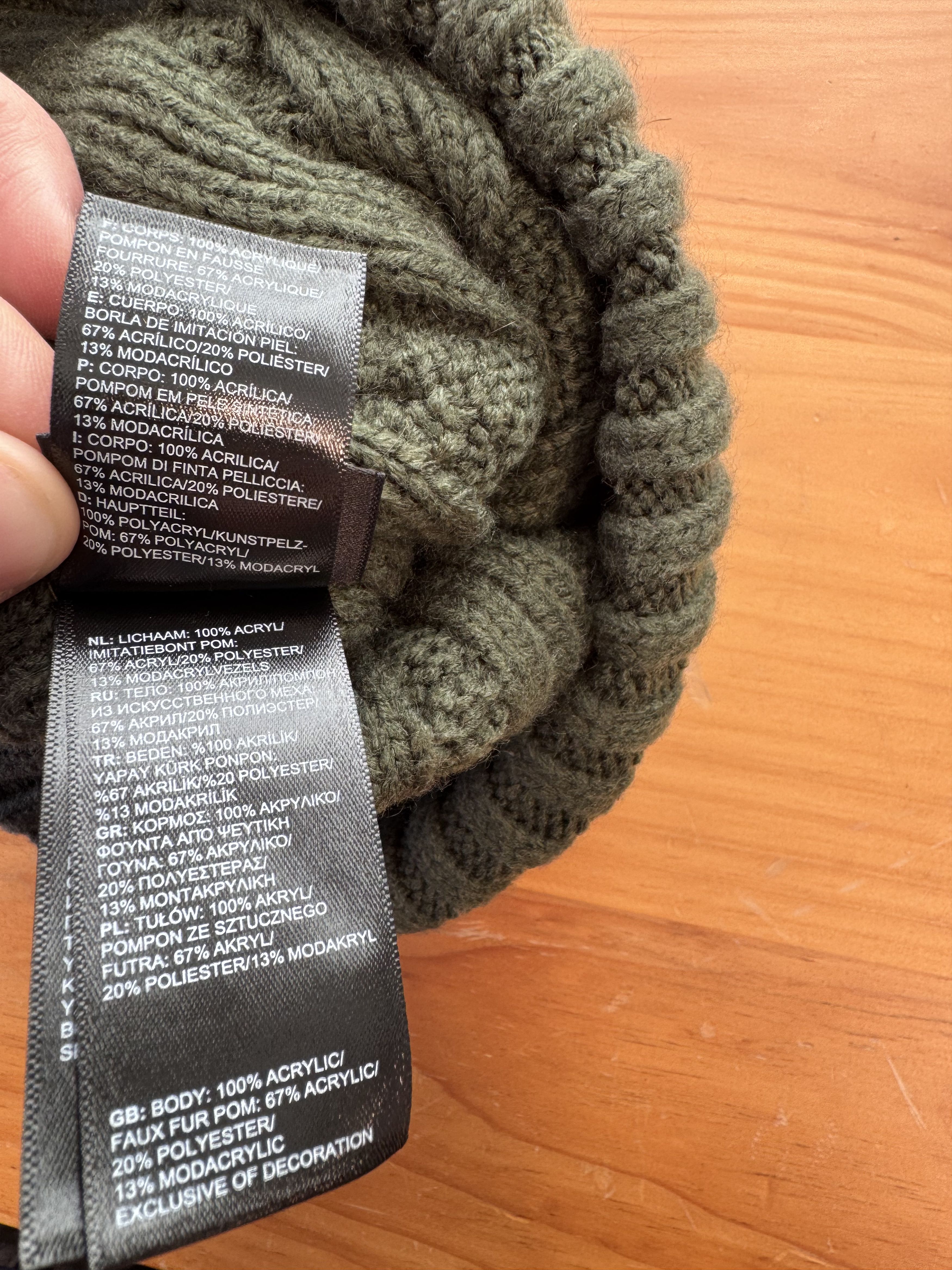 Sacai × The North Face Rare Unique Sacai north face oversized fur ball beanie Size ONE SIZE - 7 Thumbnail