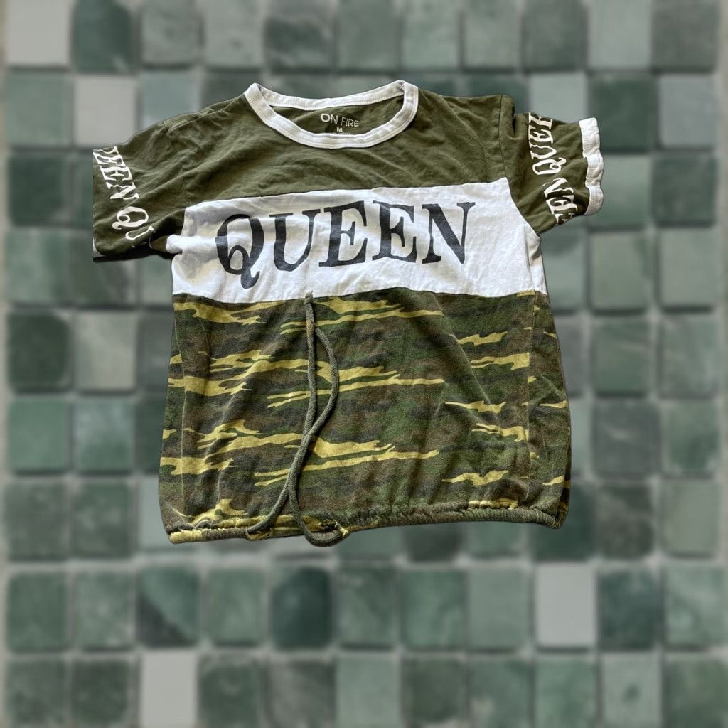 Vintage On Fire Graphic Tee Shirt Womens M "Queen" Camo Short Sleeve Top Size XL / US 12-14 / IT 48-50 - 1 Thumbnail