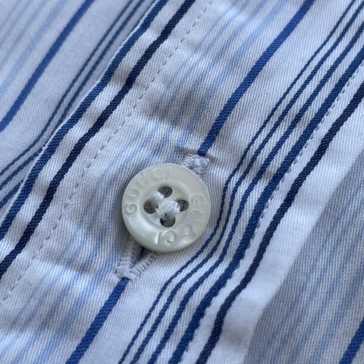 Designer × Gucci Vintage Gucci Men’s Shirt White With Blue Stripes Size L Size US L / EU 52-54 / 3 - 12 Thumbnail