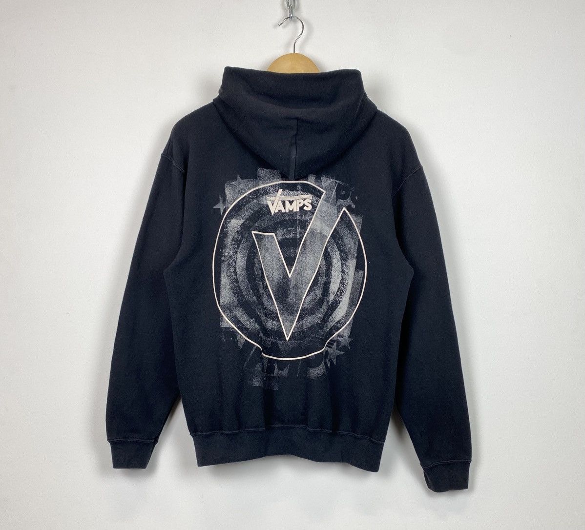 Band Tees The Vamps Full Zip Up Rock Band Hoodie Graphic Black Y2K Top Size US M / EU 48-50 / 2 - 1 Thumbnail