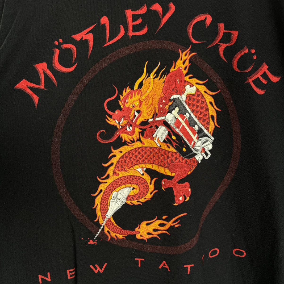 Band Tees Vintage 2000 Motley Crue New Tattoo Dragon Band Rock T Shirt Size US XL / EU 56 / 4 - 3 Thumbnail