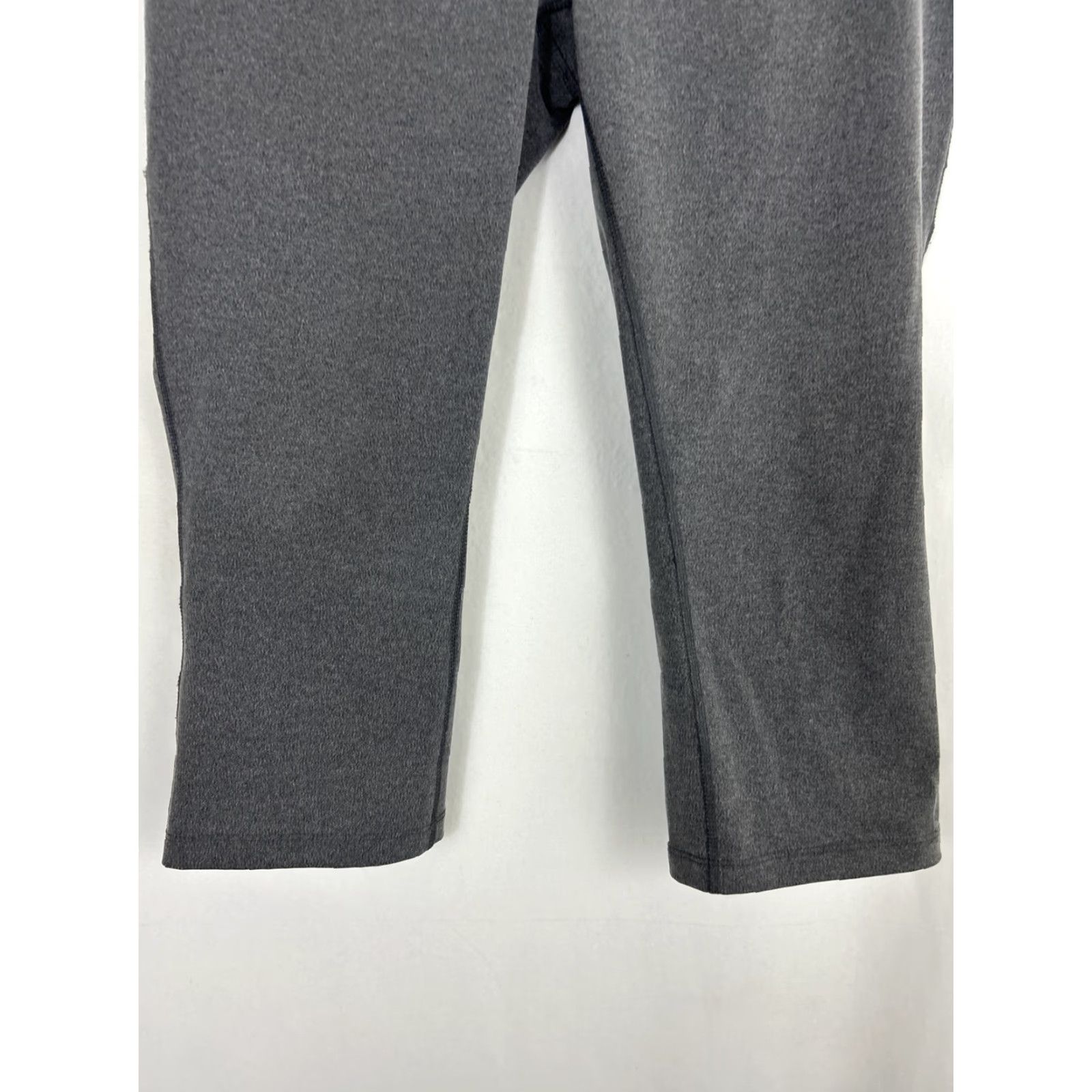 Eddie Bauer Eddie Bauer Leggings Capri Womens Large Gray Polyester Pockets 32X21 Activewear MPN 32X21 Size 36" / US 14 / IT 50 - 2 Thumbnail