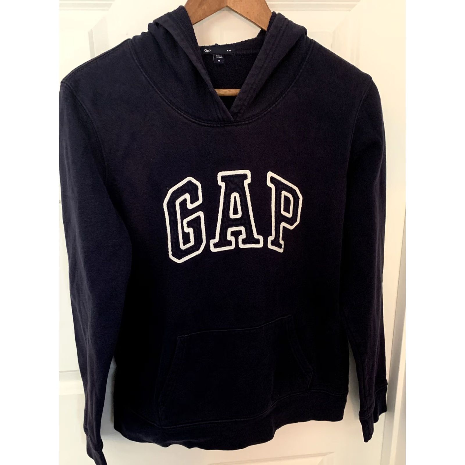 Gap VINTAGE? No. Gap Navy Blue/White Logo Hoodie Sweatshirt M Men/Boys Pullover Logo Sweatshirt Blue Mens Girls? 548 Size US M / EU 48-50 / 2 - 2 Thumbnail