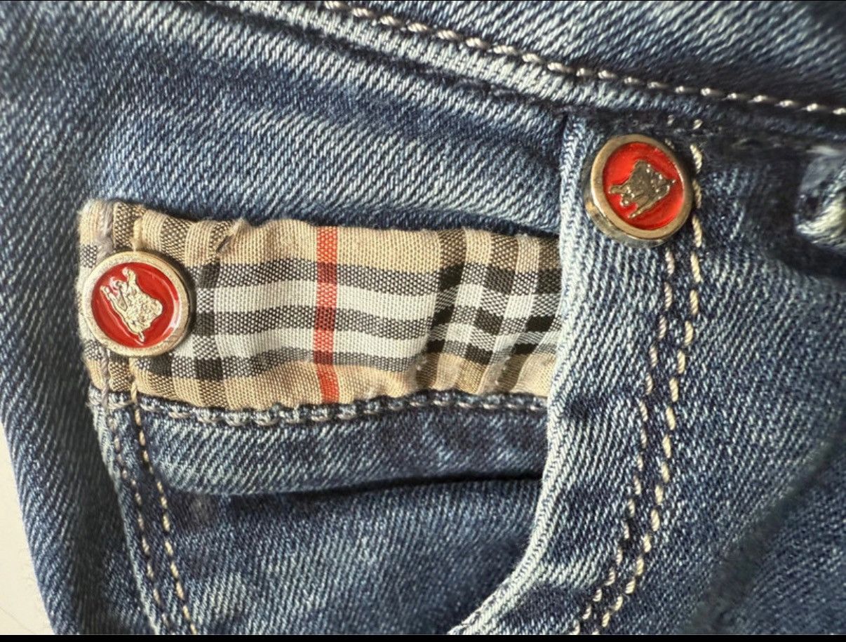 Burberry Burberry women's skinny jeans Y2K 2000s vintage Italy M/31 Size 27" / US 4 / IT 40 - 6 Thumbnail