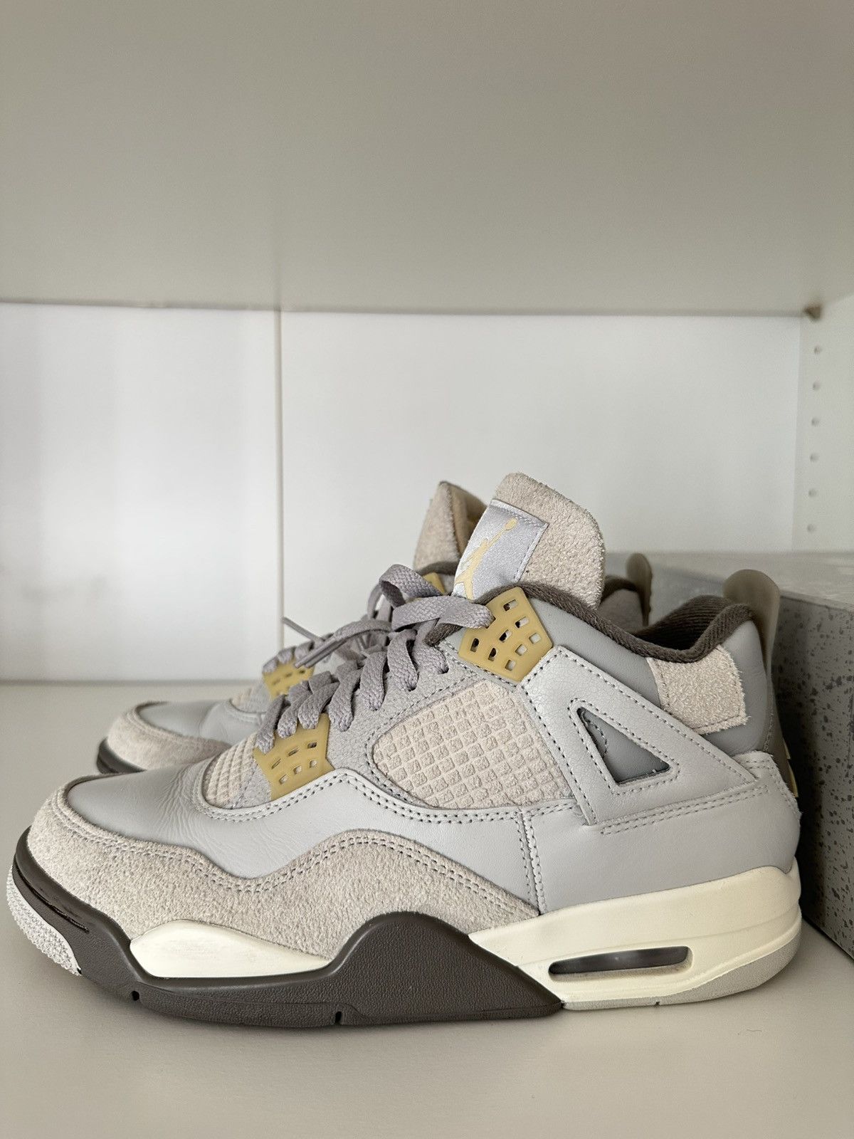 Jordan Brand Jordan 4 Retro SE Photon Dust/Pale Vanilla Size US 8 / EU 41 - 1 Thumbnail