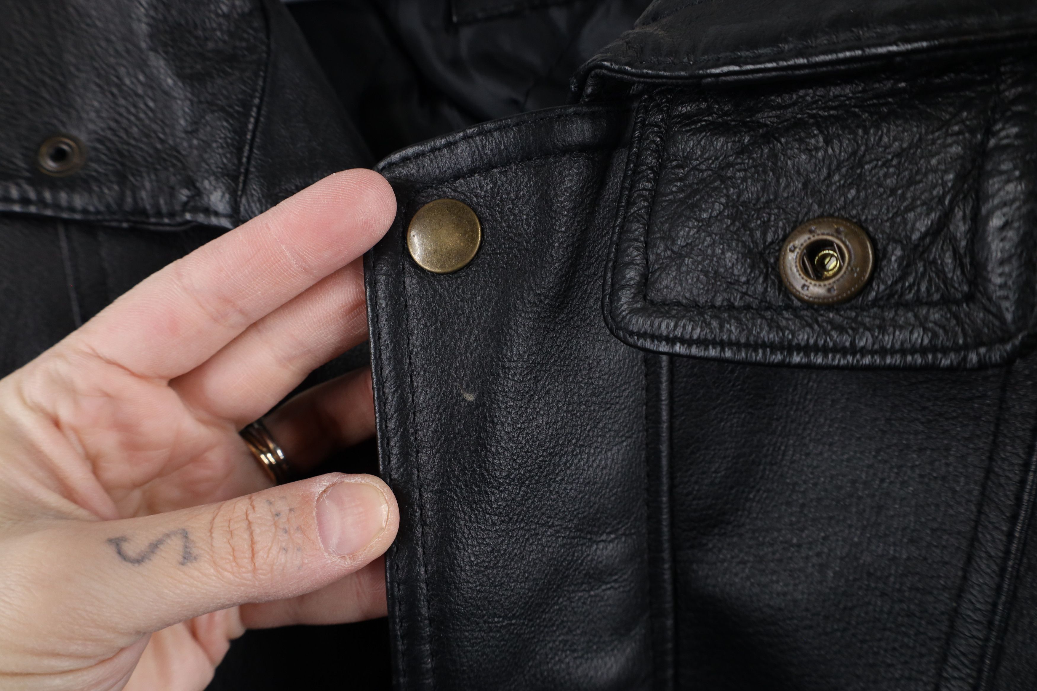 Vintage Vintage 90s Streetwear Quilted Leather Bomber Jacket Black Size US XL / EU 56 / 4 - 4 Thumbnail