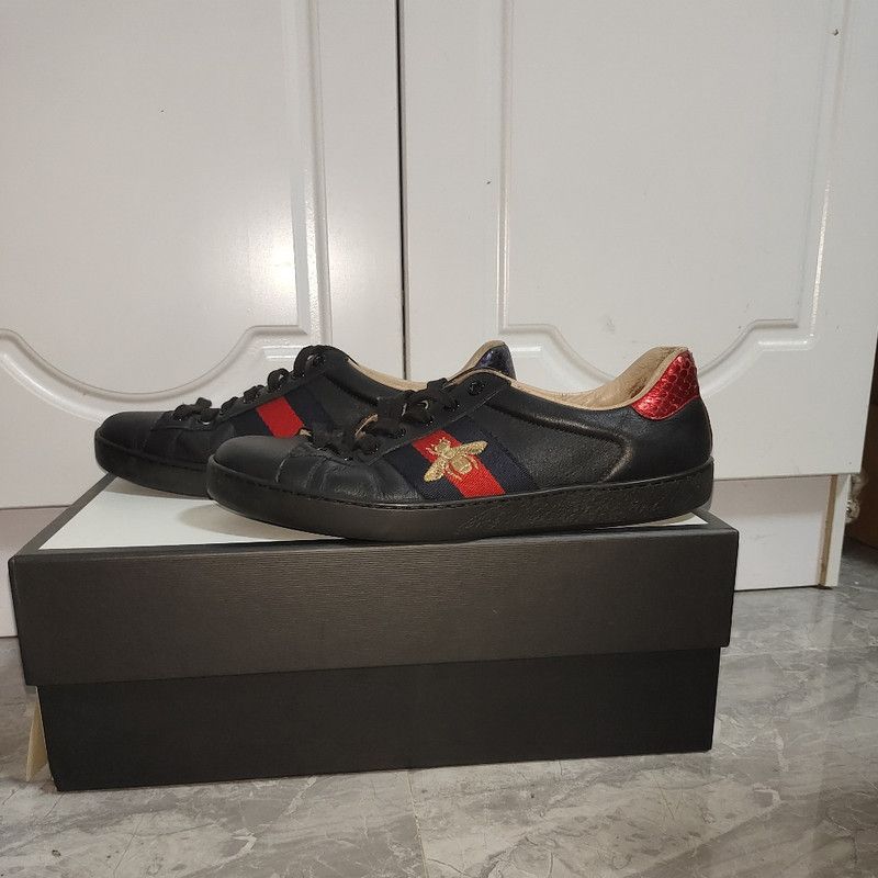 Gucci Gucci Ace Bee Embroidered Sneakers for Men 0079 Size US 8 / EU 41 - 1 Thumbnail