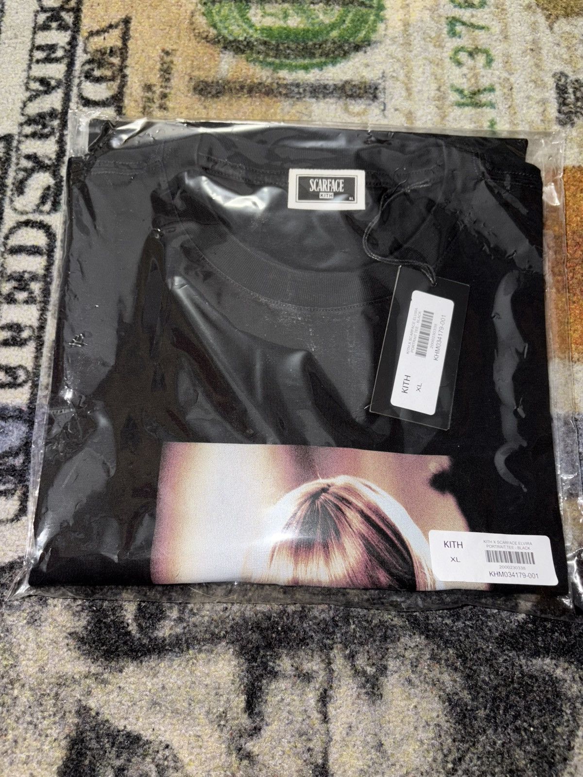 トップス Kith For Scarface Elvira Portrait Tee L Kith for Scarface Elvira Portrait Tee Shirt - NVDTeeshirt