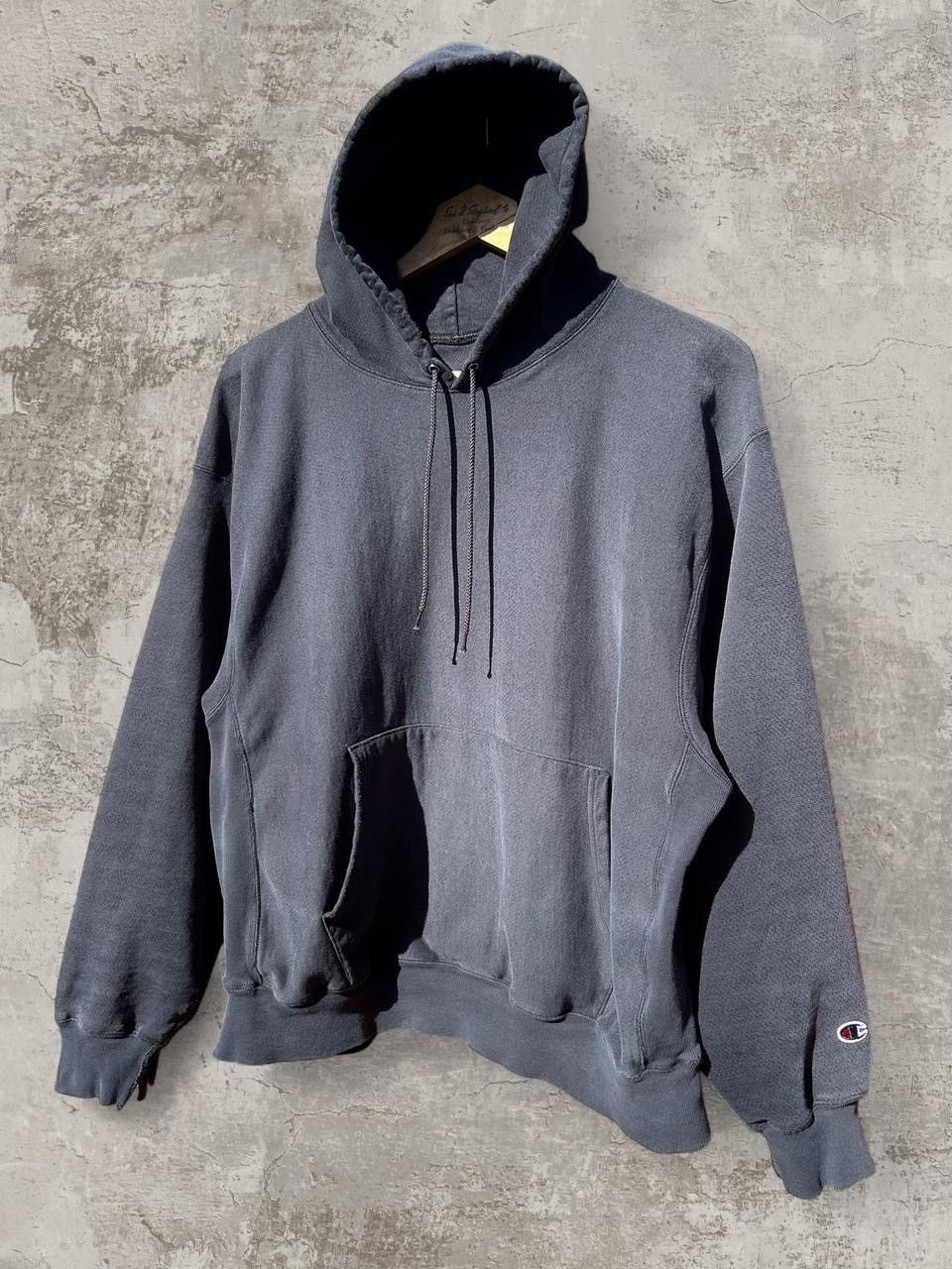 Champion Vintage Faded Navy Champion Reverse Weave Hoodie Men’s XL Size US XL / EU 56 / 4 - 1 Thumbnail