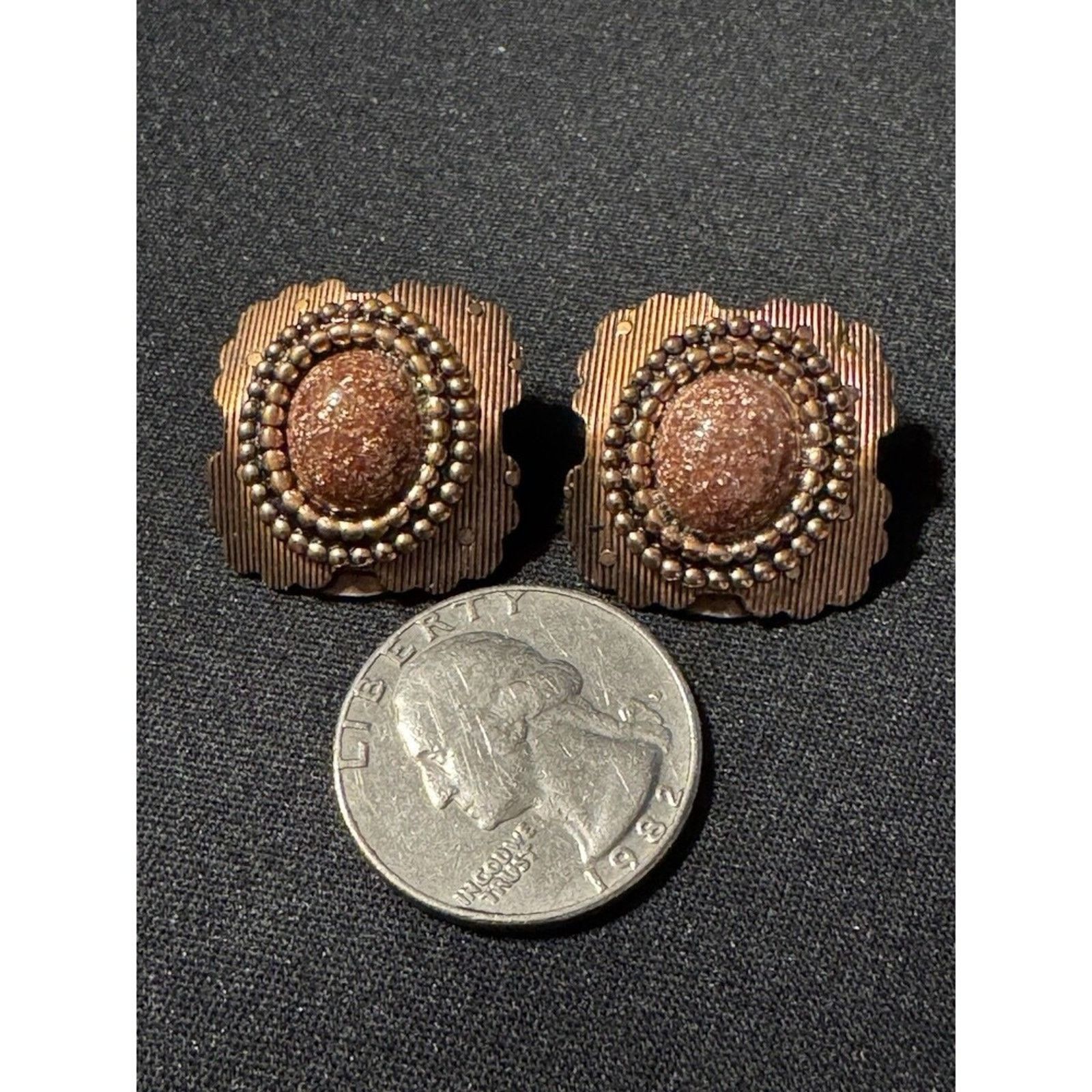 Other Gold Tone & Brass Clip On Earrings Size ONE SIZE - 3 Thumbnail