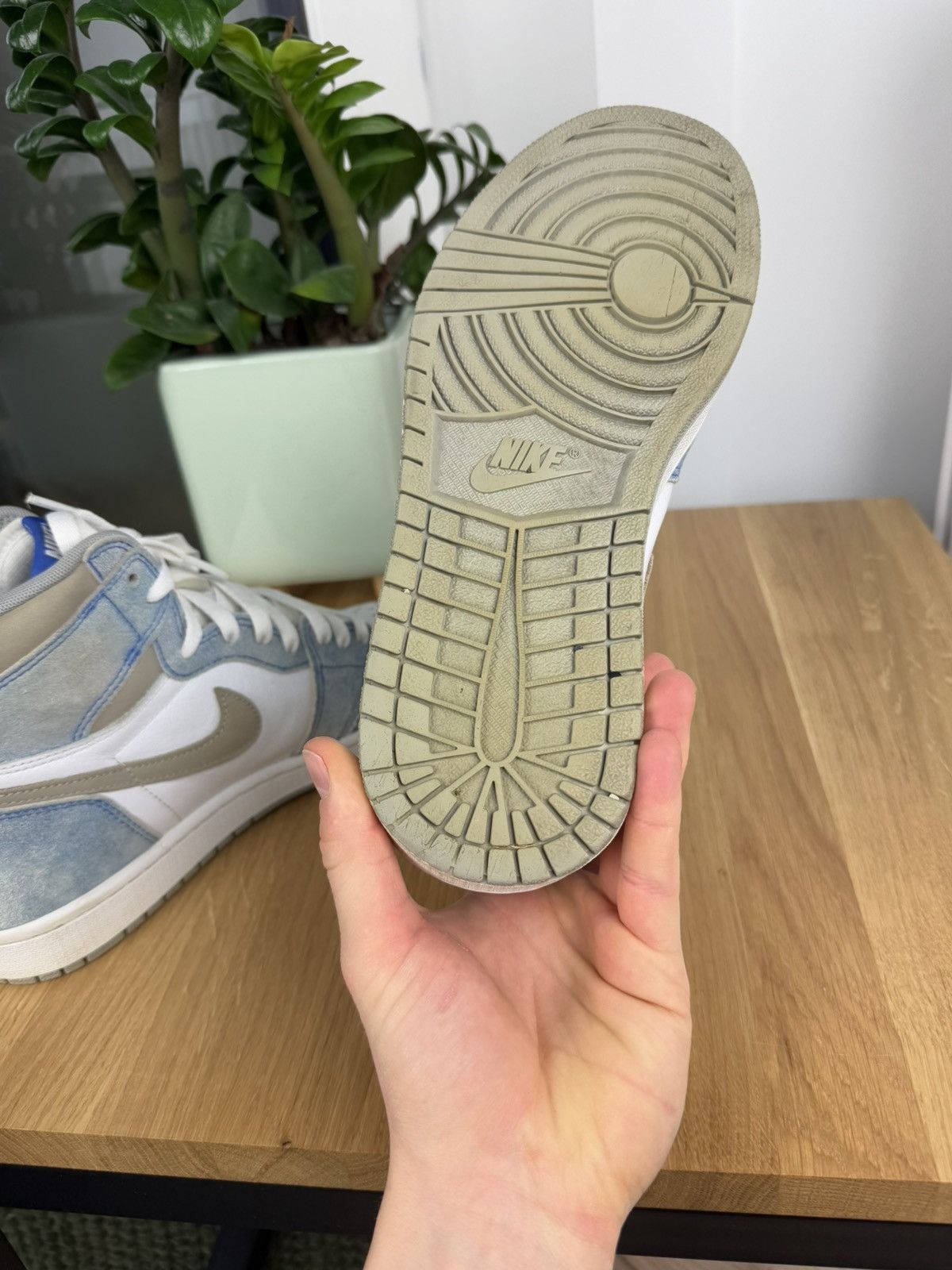 Jordan Brand × Nike Nike Air Jordan 1 “Hyper Royal” Size US 8.5 / EU 41-42 - 13 Thumbnail